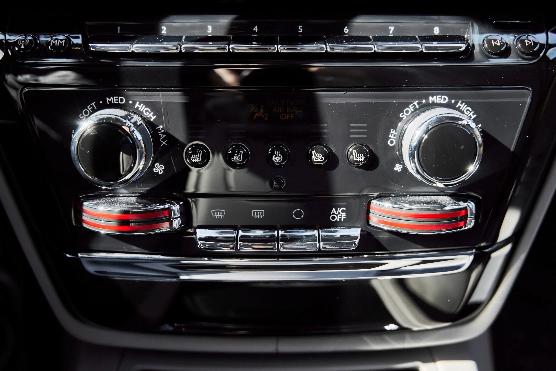 mph076_50178453_Used_2025_Rolls_Royce_Phantom_Base_1769481025_82bacec917