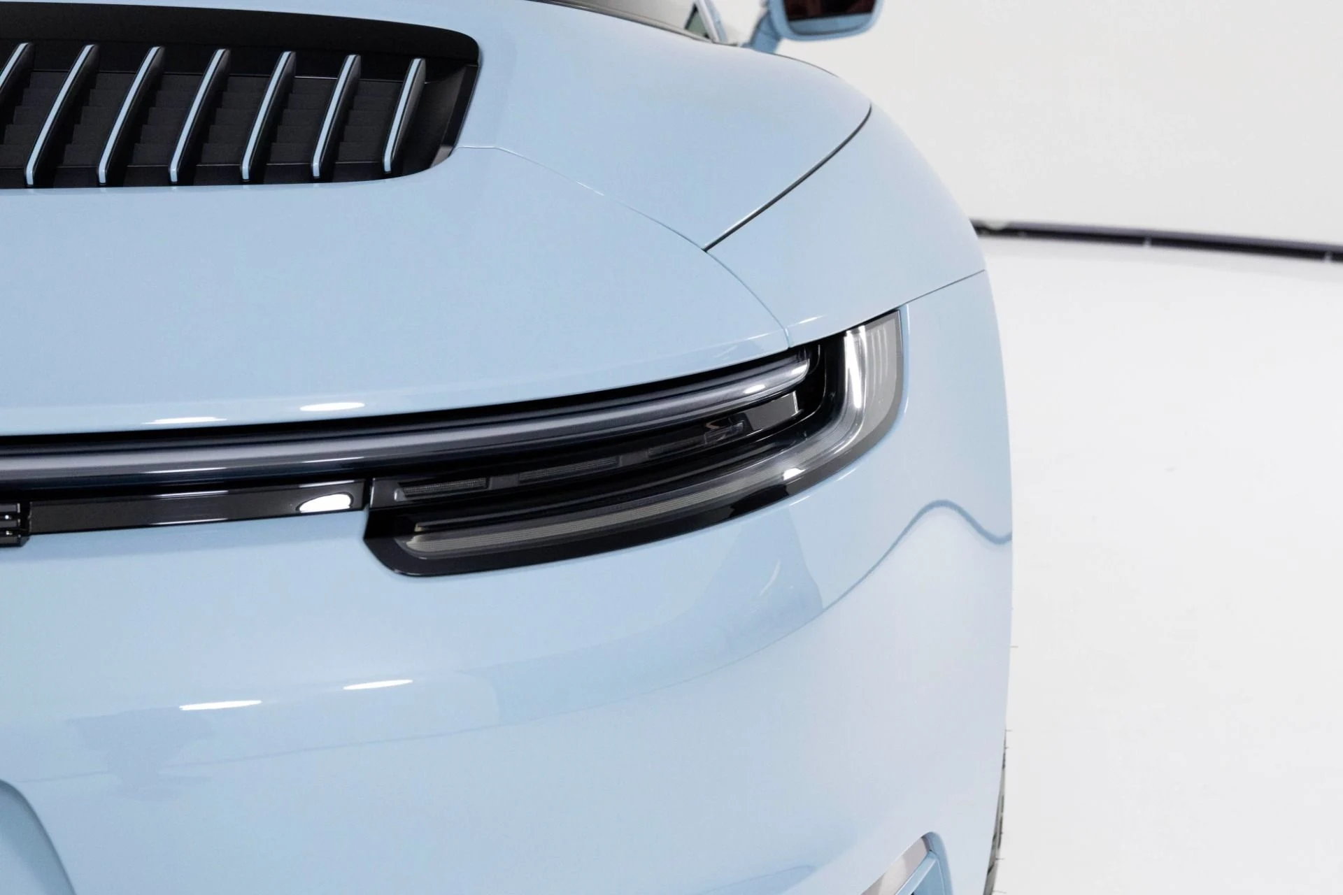 mph076_502157320_Used_2023_Porsche_911_Targa_4_GTS_1762298472_a519d2c1b5