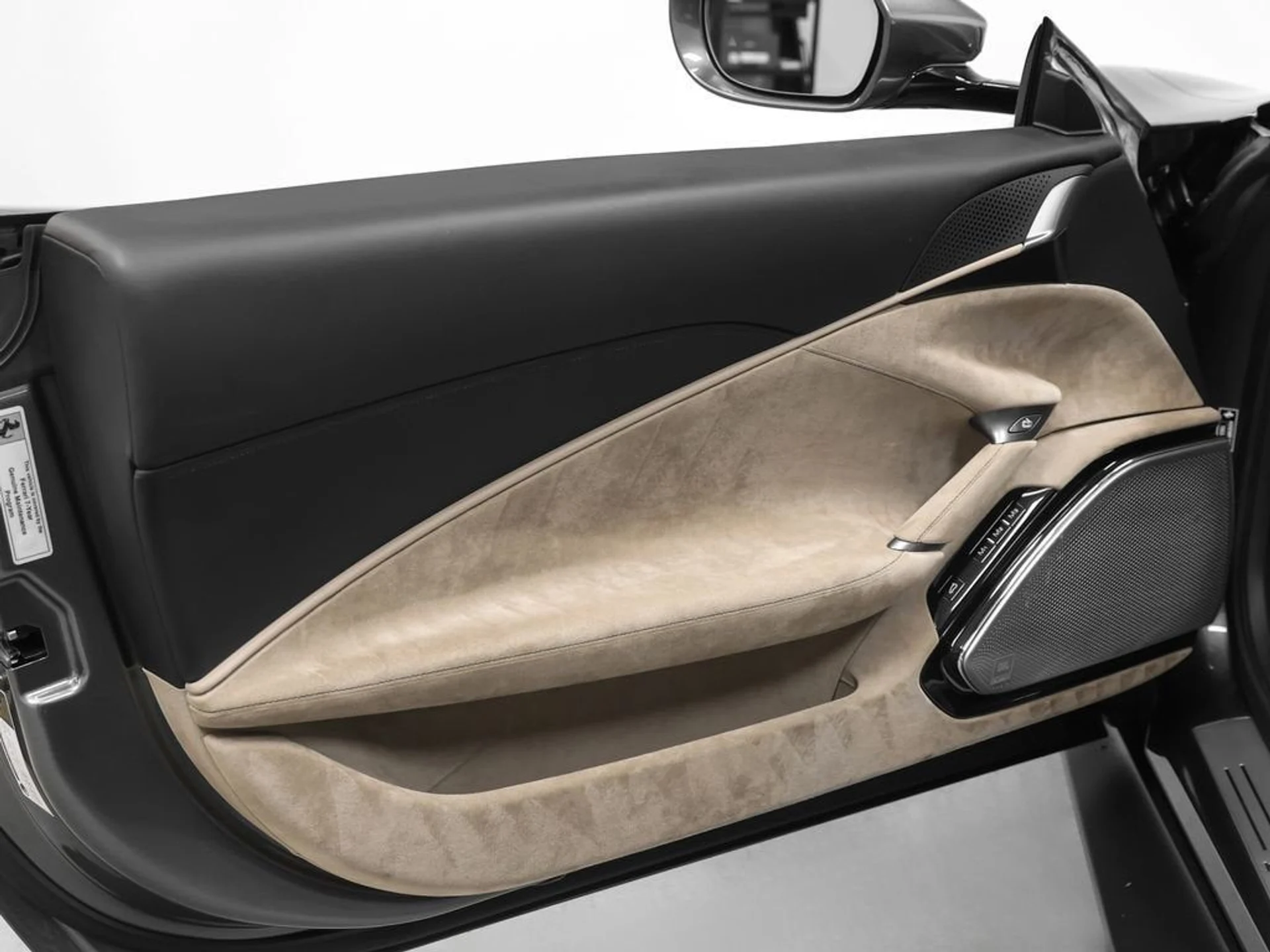 mph076_527942020_77_6106675d6e