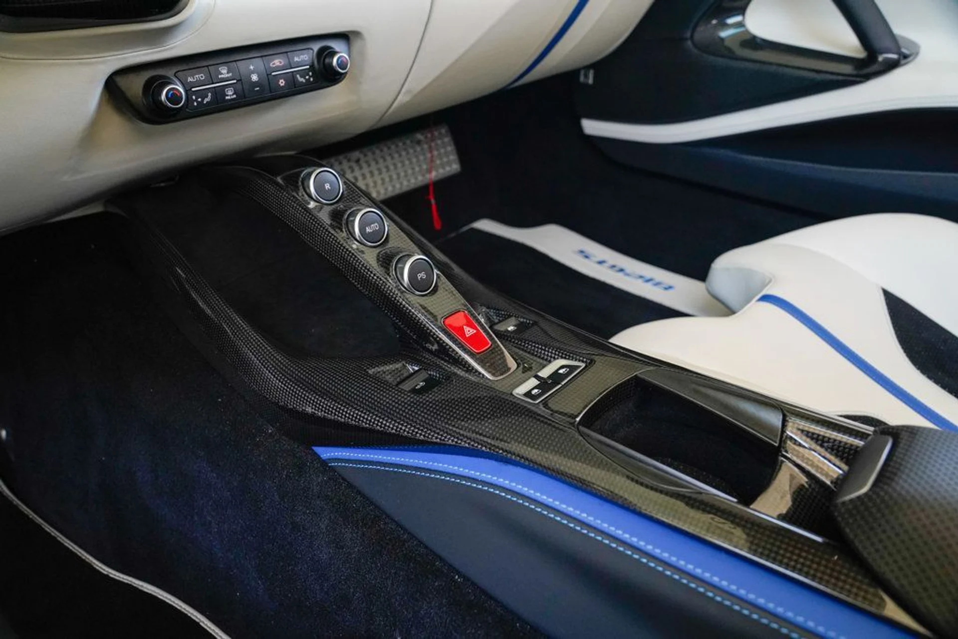 mph076_549660569_used_2022_ferrari_812_gts_convertible_14354_22898644_77_1024_850b520e57