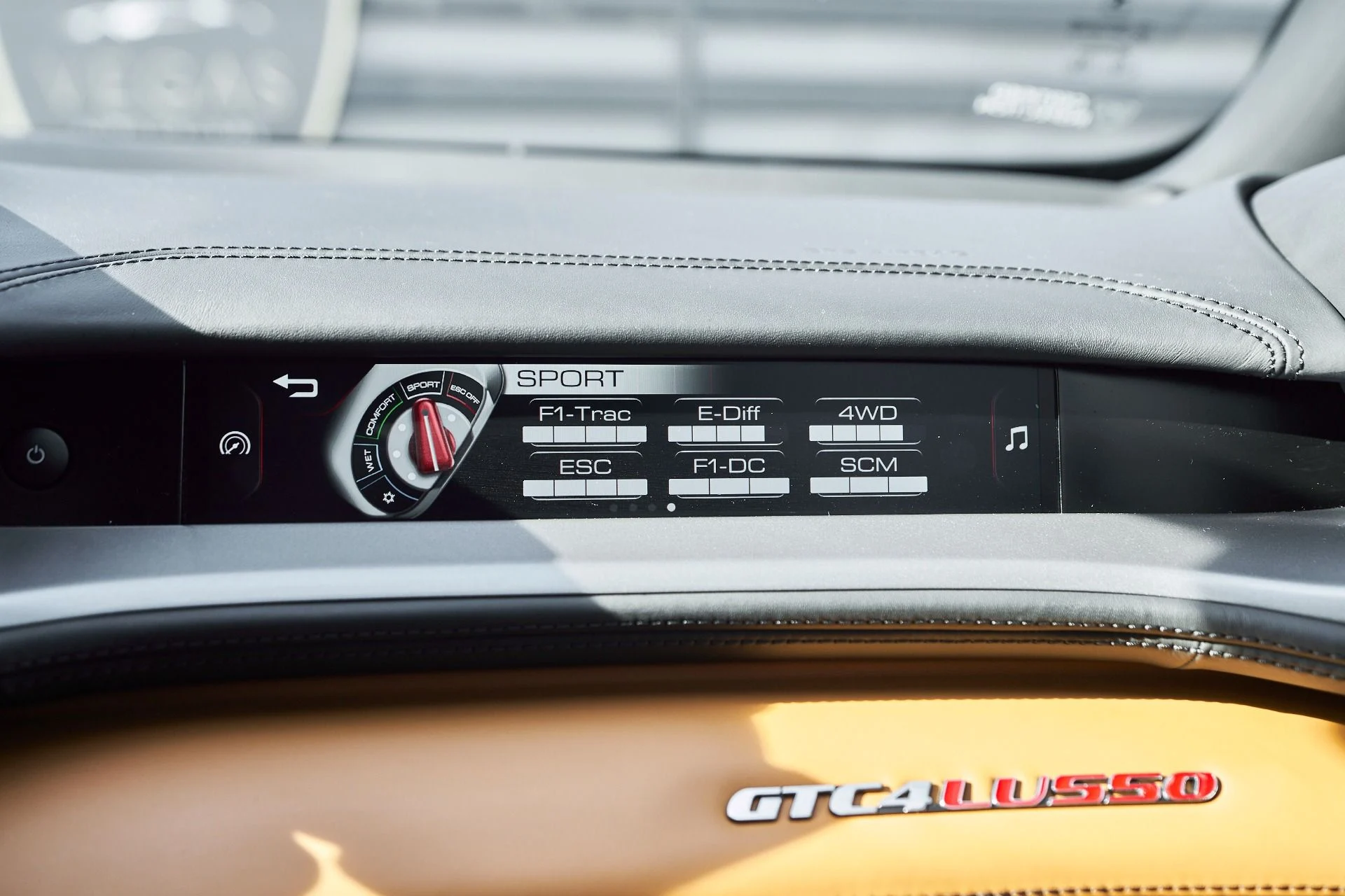 mph076_692228304_Used_2018_Ferrari_GTC_4_Lusso_V12_1764210272_a38aa36eca