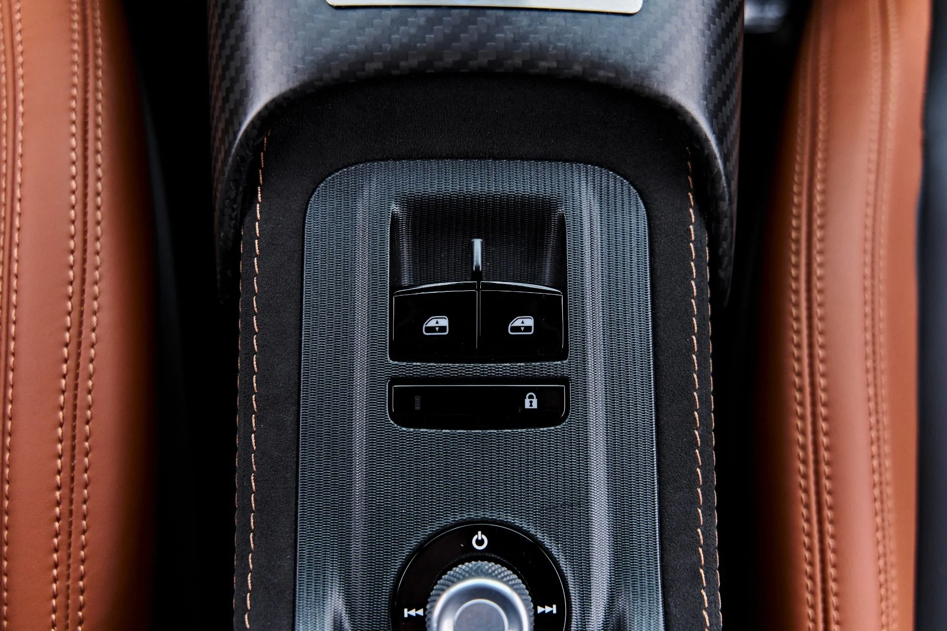 mph076_702724018_Used_2023_Maserati_MC_20_Base_1791838913_436209b97b