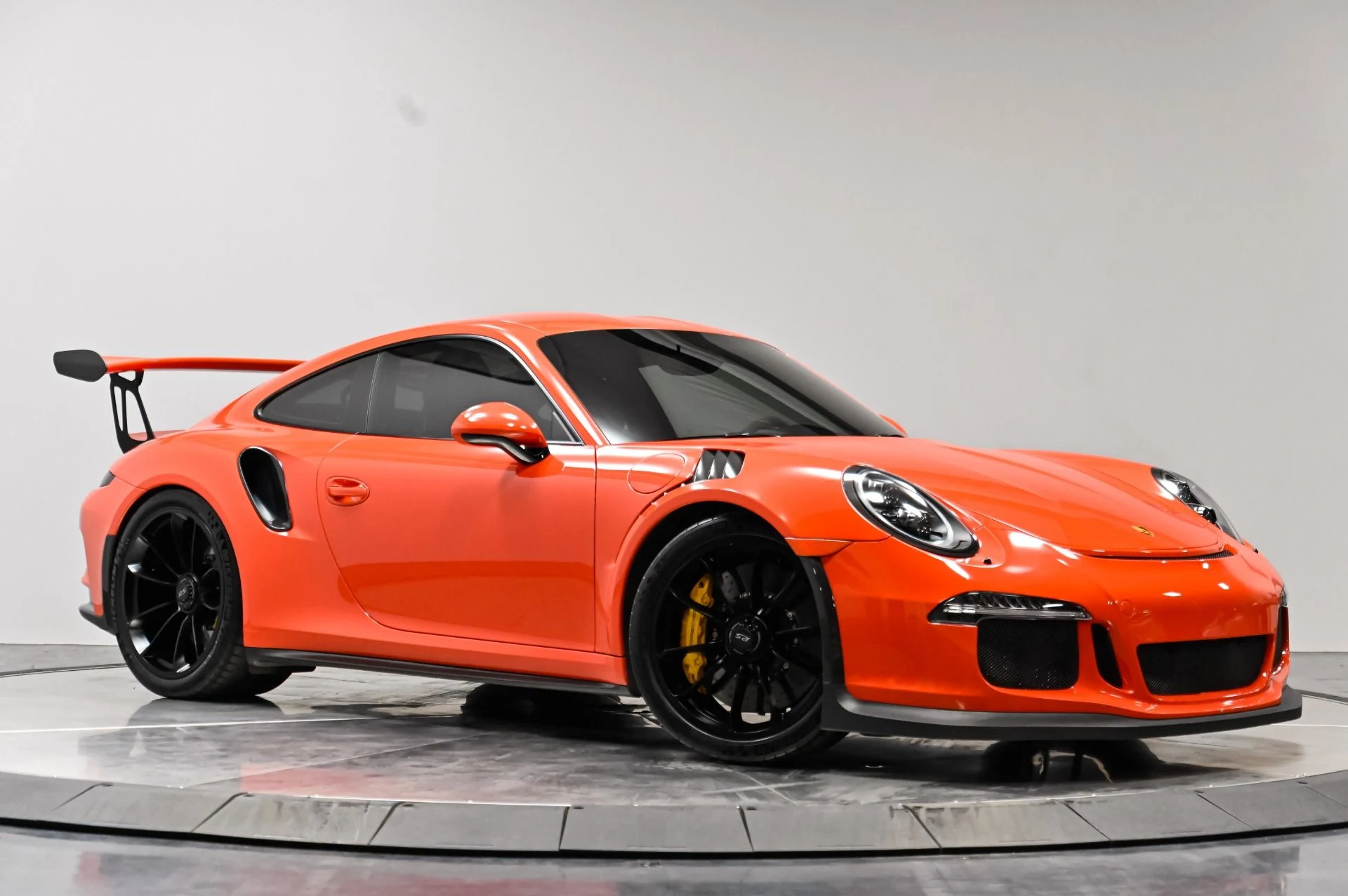 mph076_736360735_Used_2016_Porsche_911_GT_3_RS_1788412421_df56a4456c
