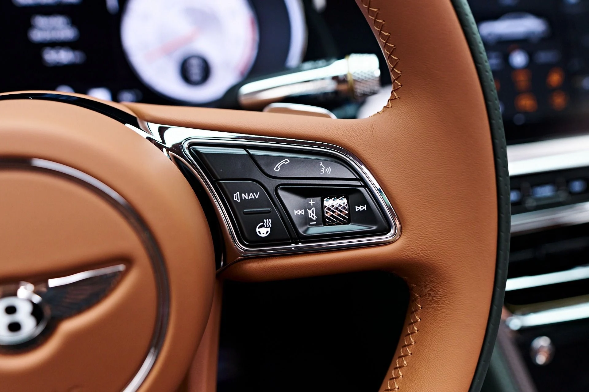 mph076_764047826_Used_2024_Bentley_Flying_Spur_Mulliner_W12_1756173526_24cc7ca7b8