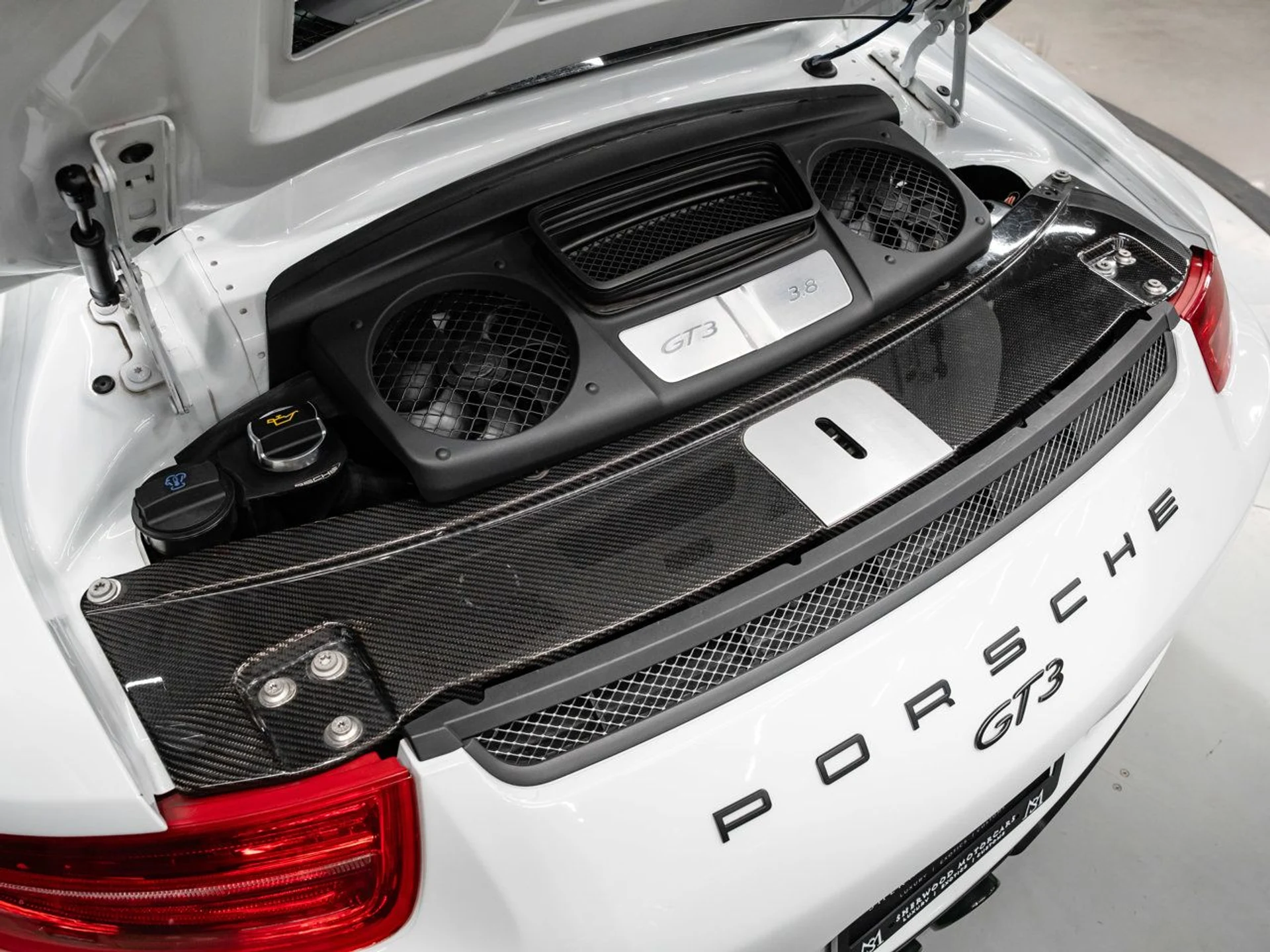 mph076_797105669_porsche_911_2015_38c619cf29
