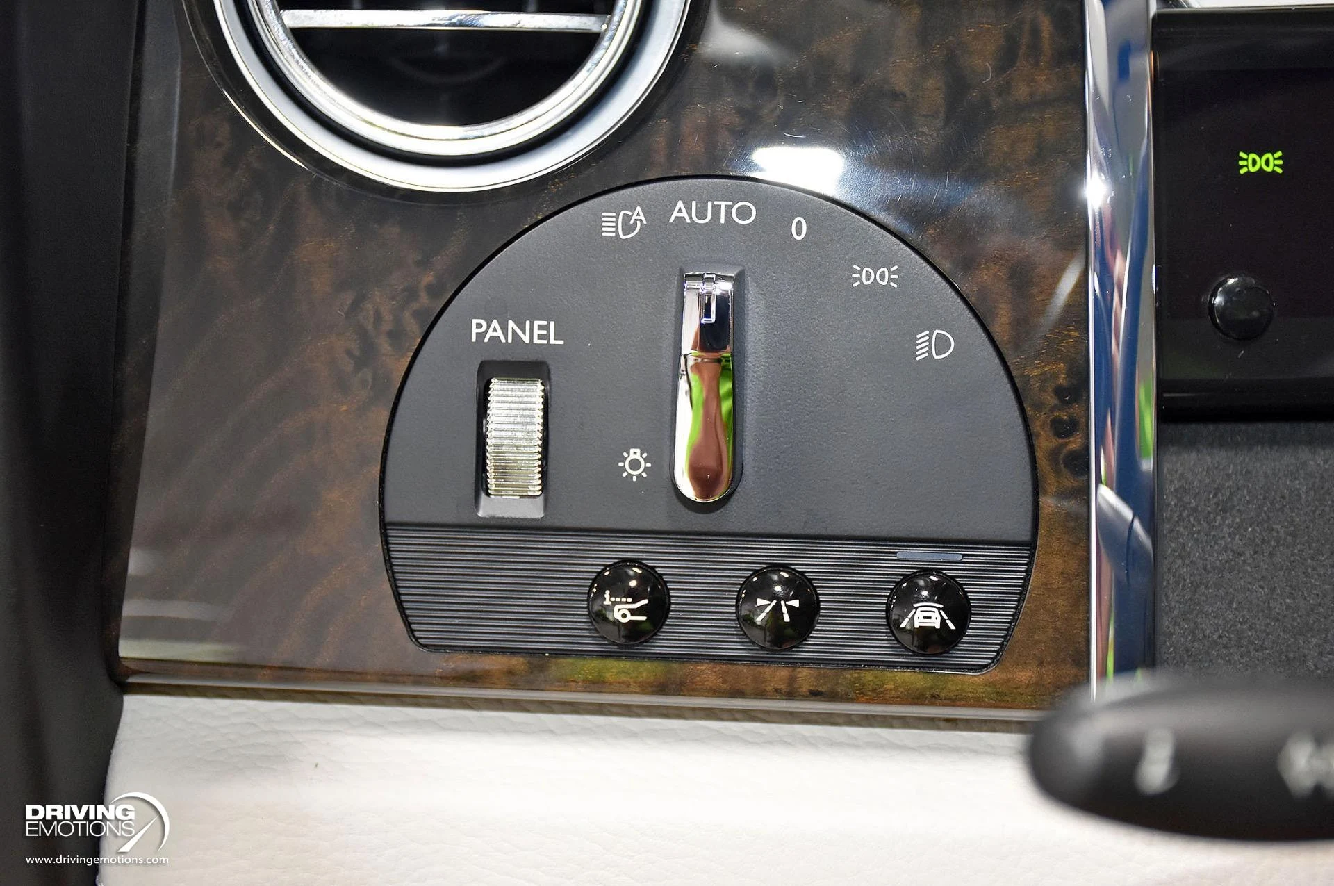 mph076_897473309_872_p77_l_c27dc02c00