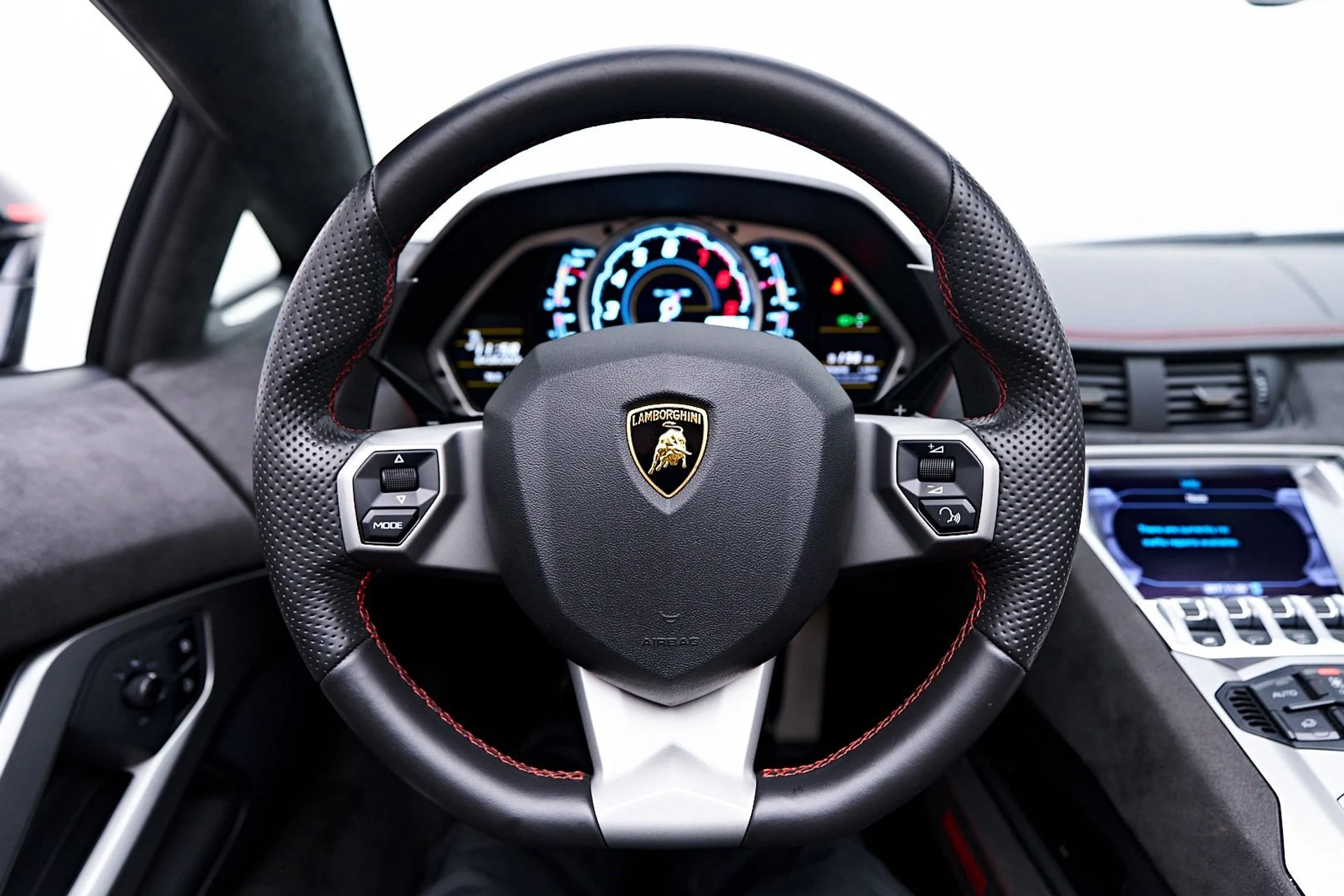 mph076_953298448_Used_2016_Lamborghini_Aventador_LP_700_4_1745086156_55c93d0f83