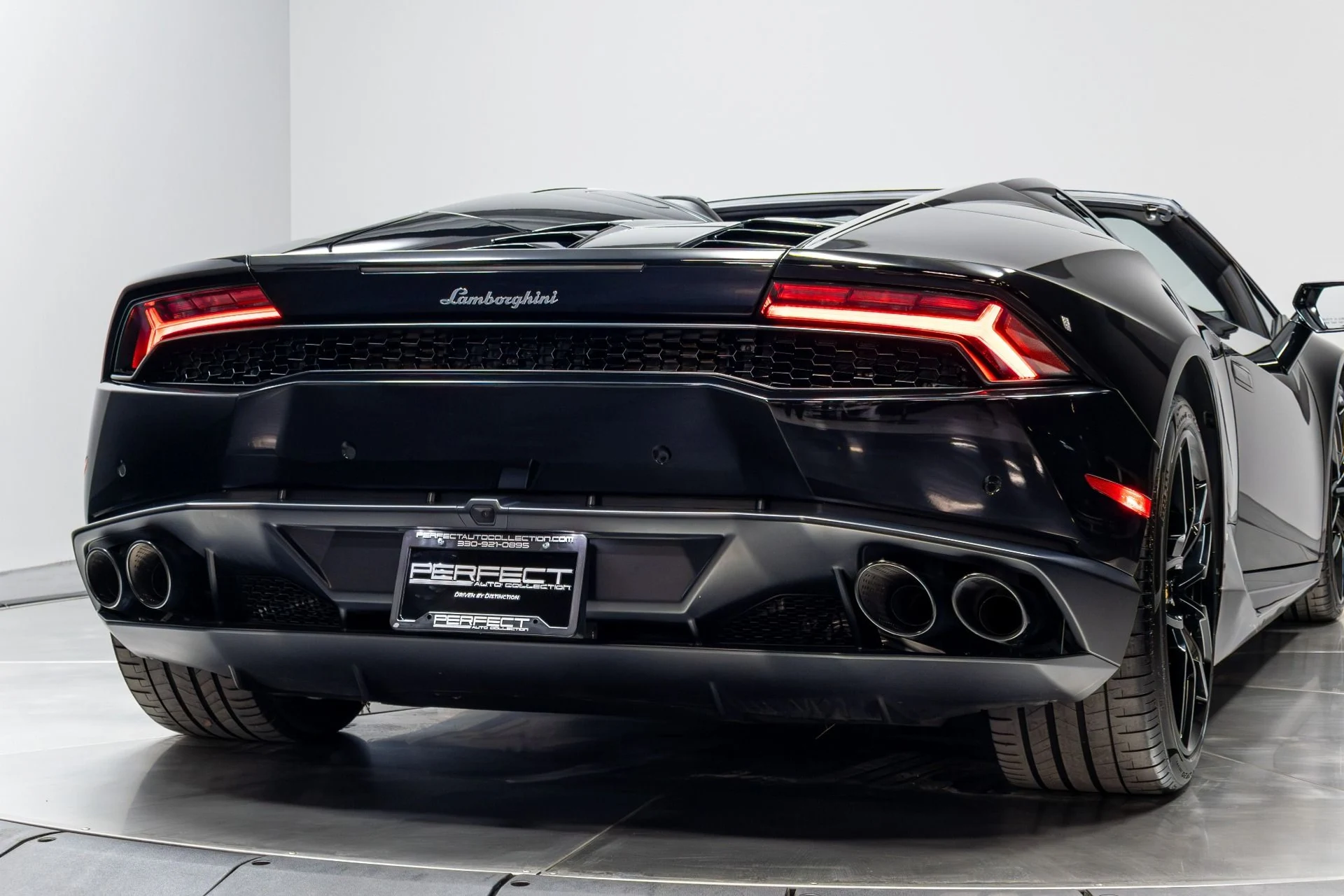 mph077_1088657248_Used_2017_Lamborghini_Huracan_1775865662_35fddc82f0