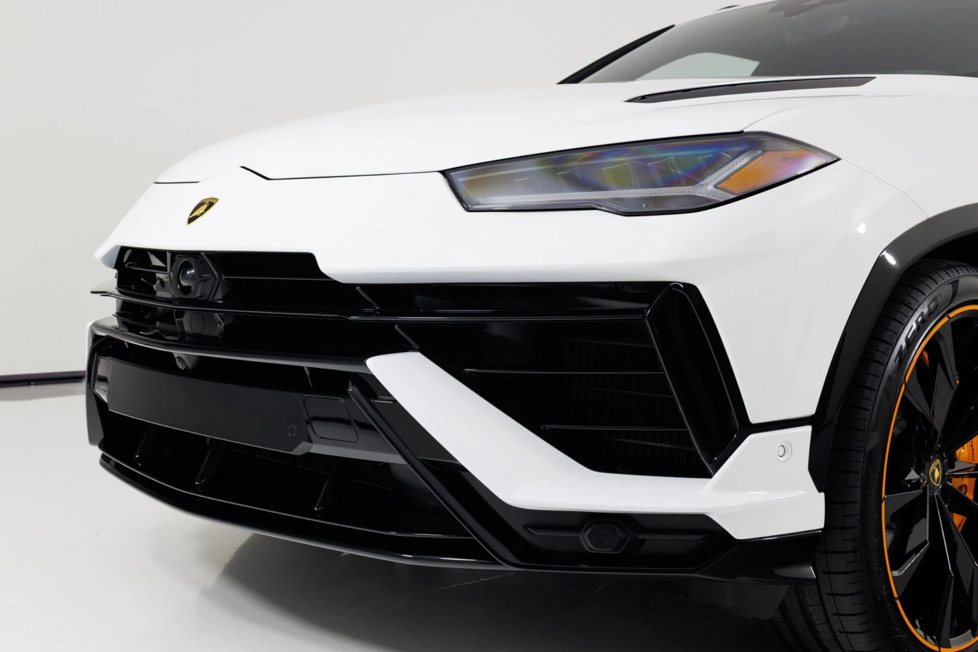 mph077_1103153603_Used_2024_Lamborghini_Urus_S_1775674860_8a903b1b68