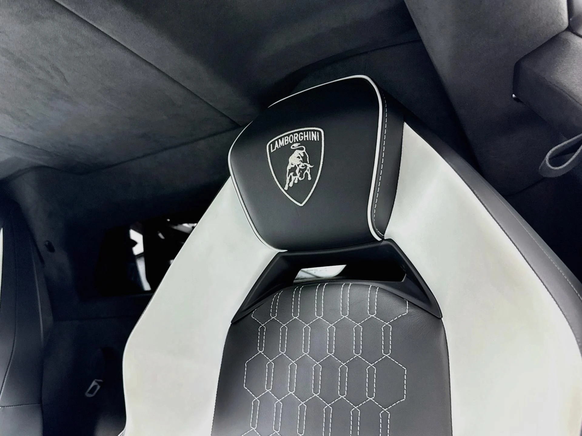 mph077_1194214841_Used_2024_Lamborghini_Revuelto_1787336754_e6d710af89