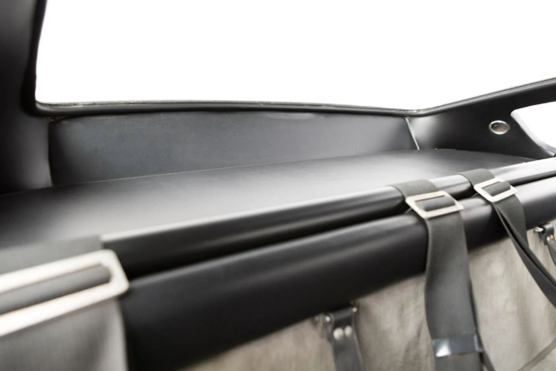 mph077_1320620585_Used_1971_Ferrari_365_GTB_4_56cf371730