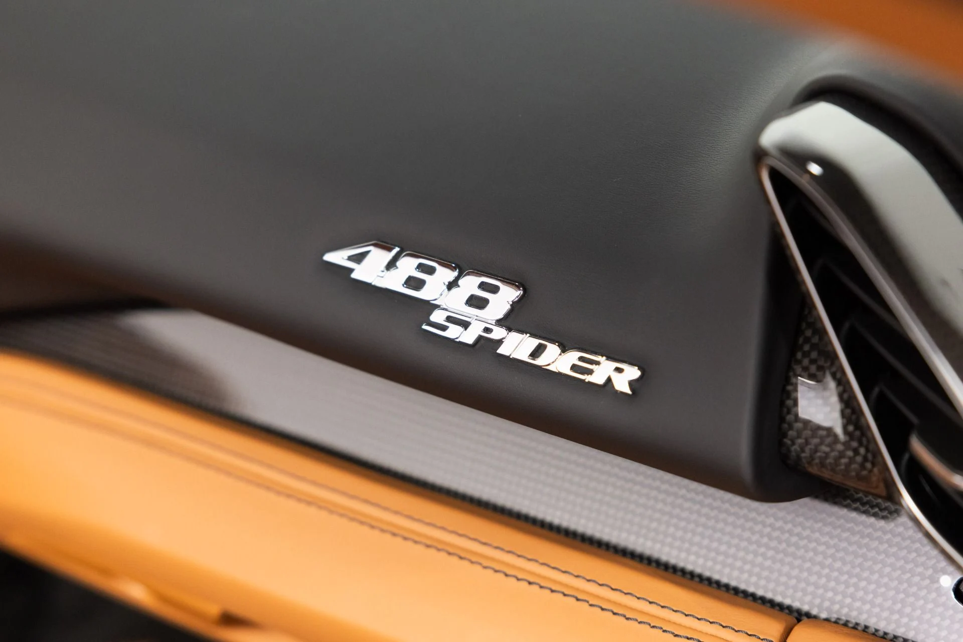 mph077_1373288113_Used_2019_Ferrari_488_Spider_1787231247_eba36c7673