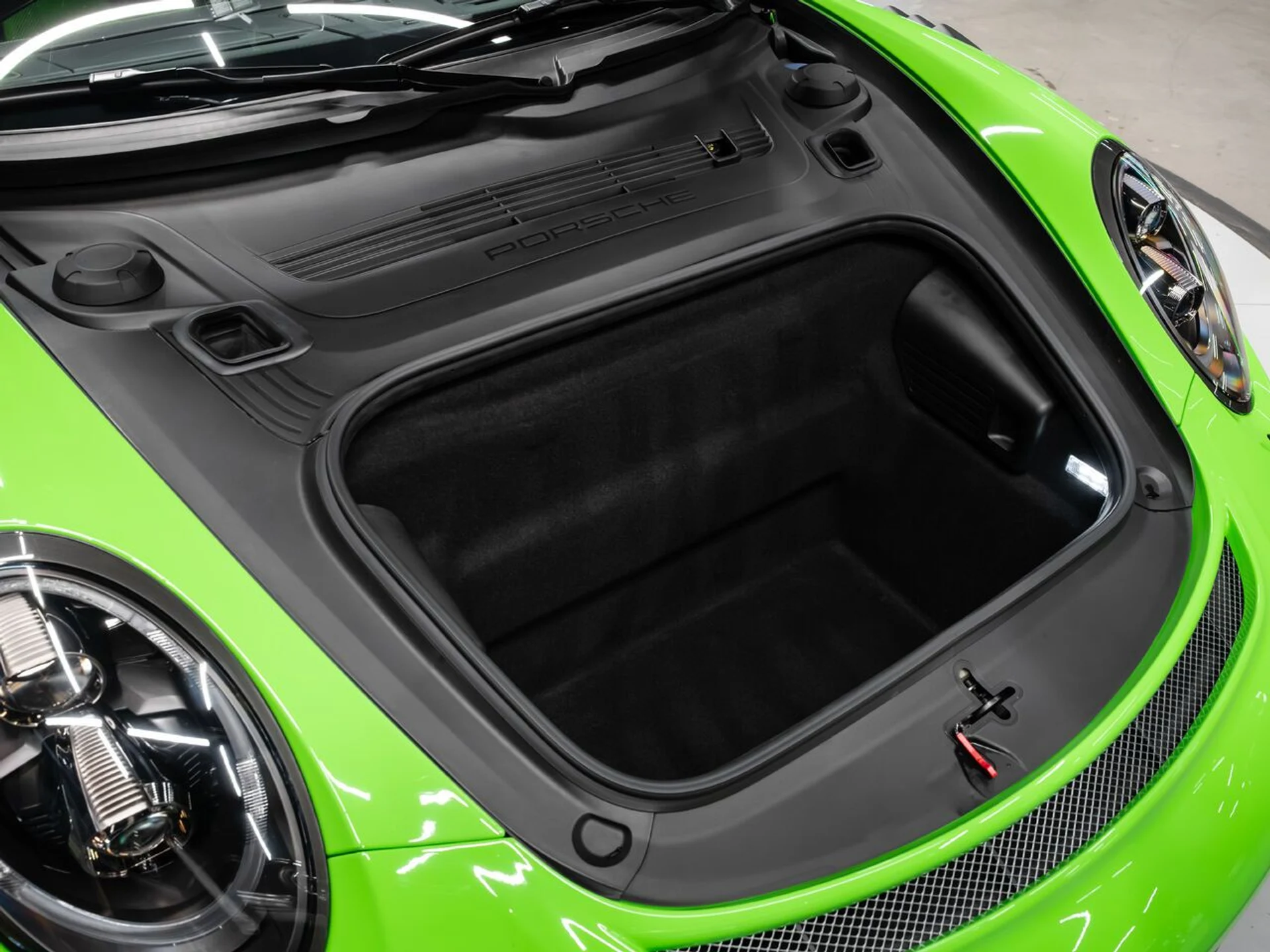 mph077_1428918941_porsche_911_2019_9858c19928