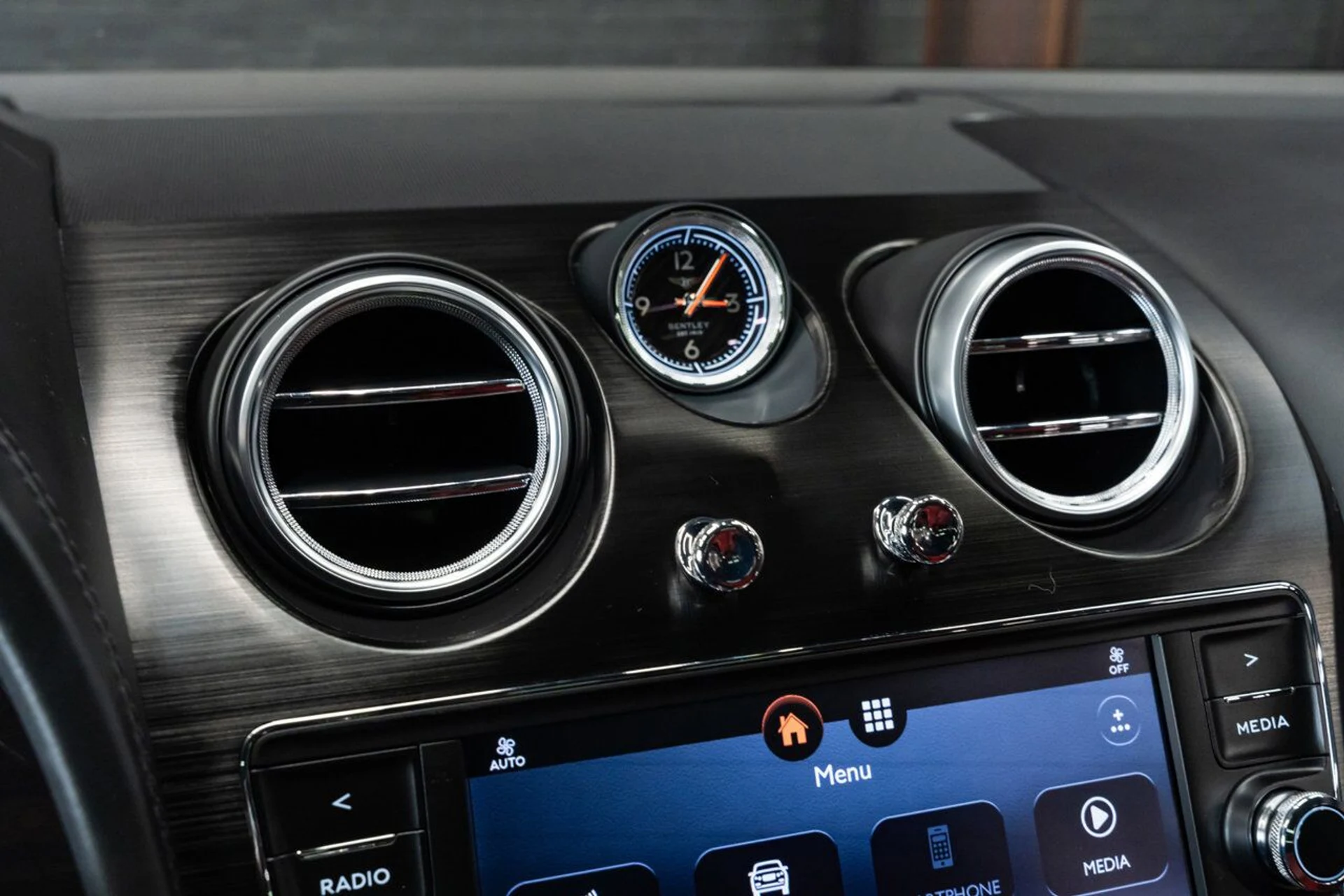mph077_1465539352_bentley_bentayga_2019_ed2a766b81