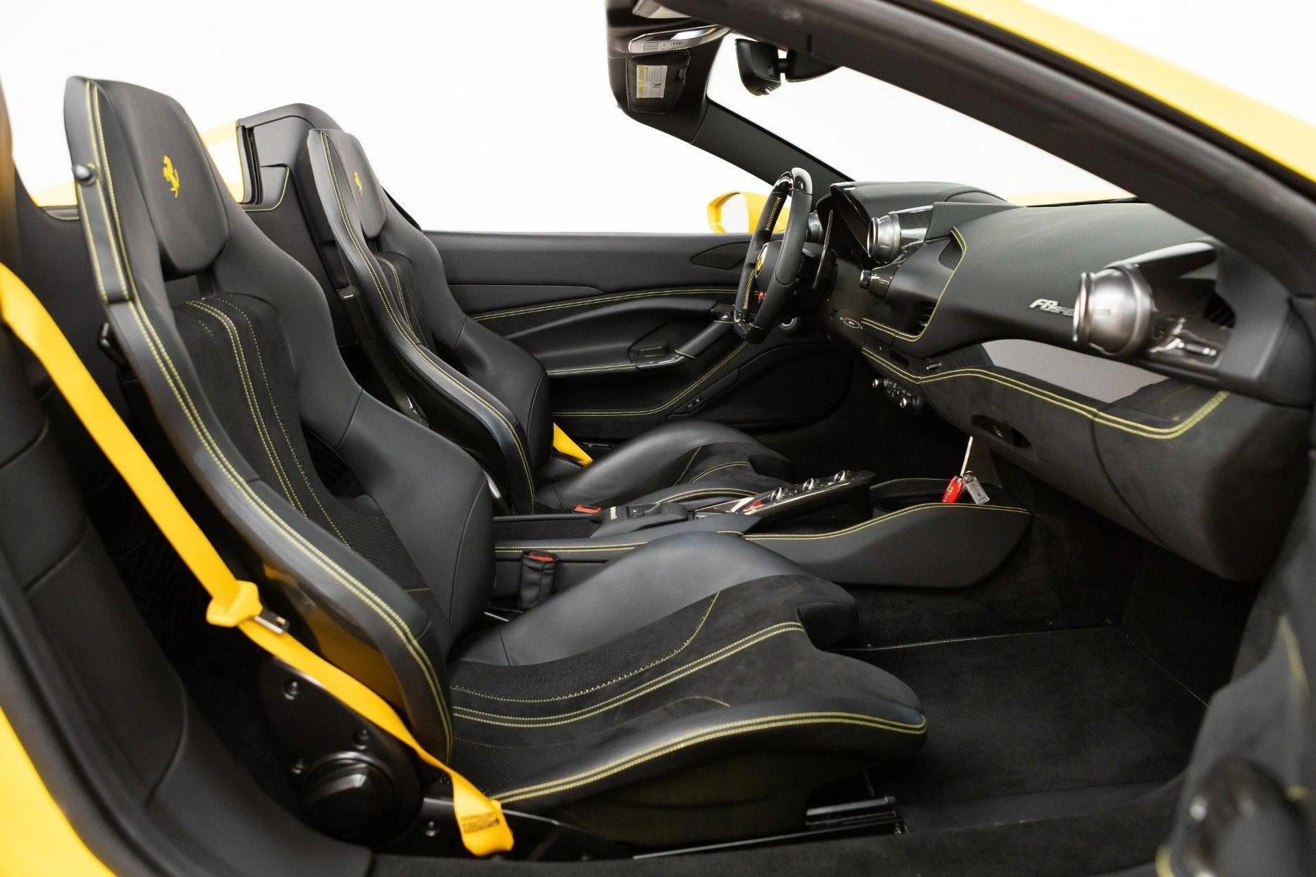 mph077_1698459297_Used_2021_Ferrari_F8_Spider_1778334433_dc465f7176