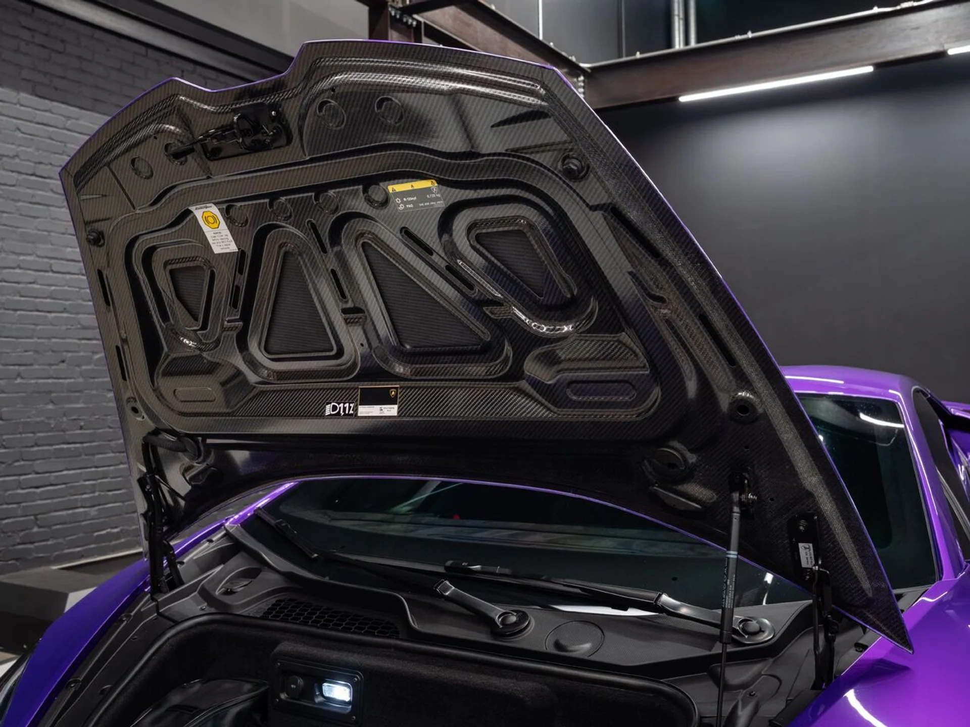 mph077_1812045320_lamborghini_huracan_tecnica_2023_df49806d23