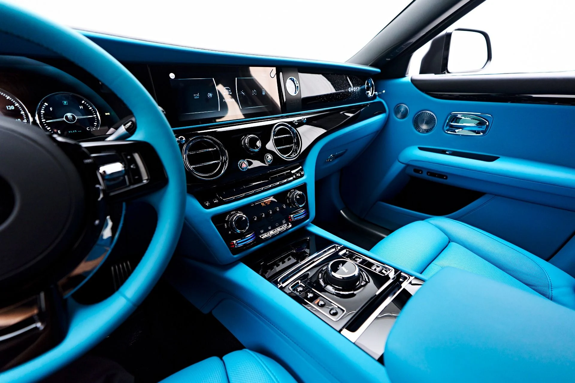 mph077_1818247446_Used_2024_Rolls_Royce_Ghost_Base_1755131984_147c17bd25