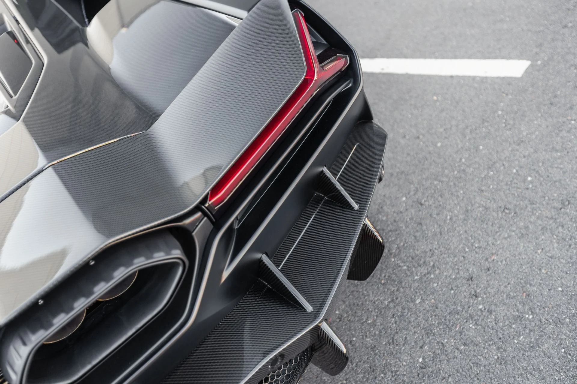 mph077_1820284537_Used_2025_Lamborghini_Revuelto_1791313143_e8595a60d7