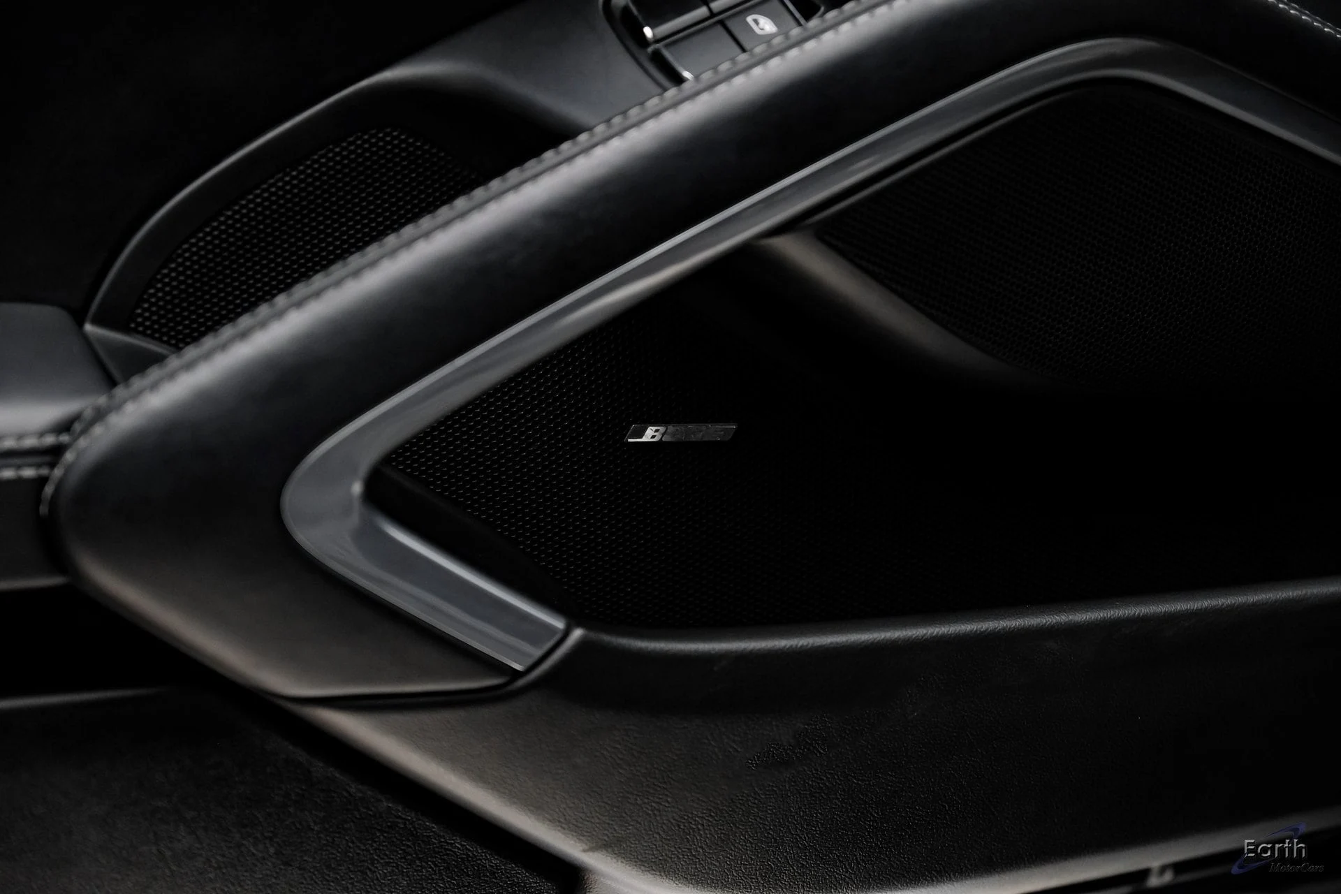 mph077_1937792512_078176adadfd676cbe5312280992a61cx_a9a77effa7