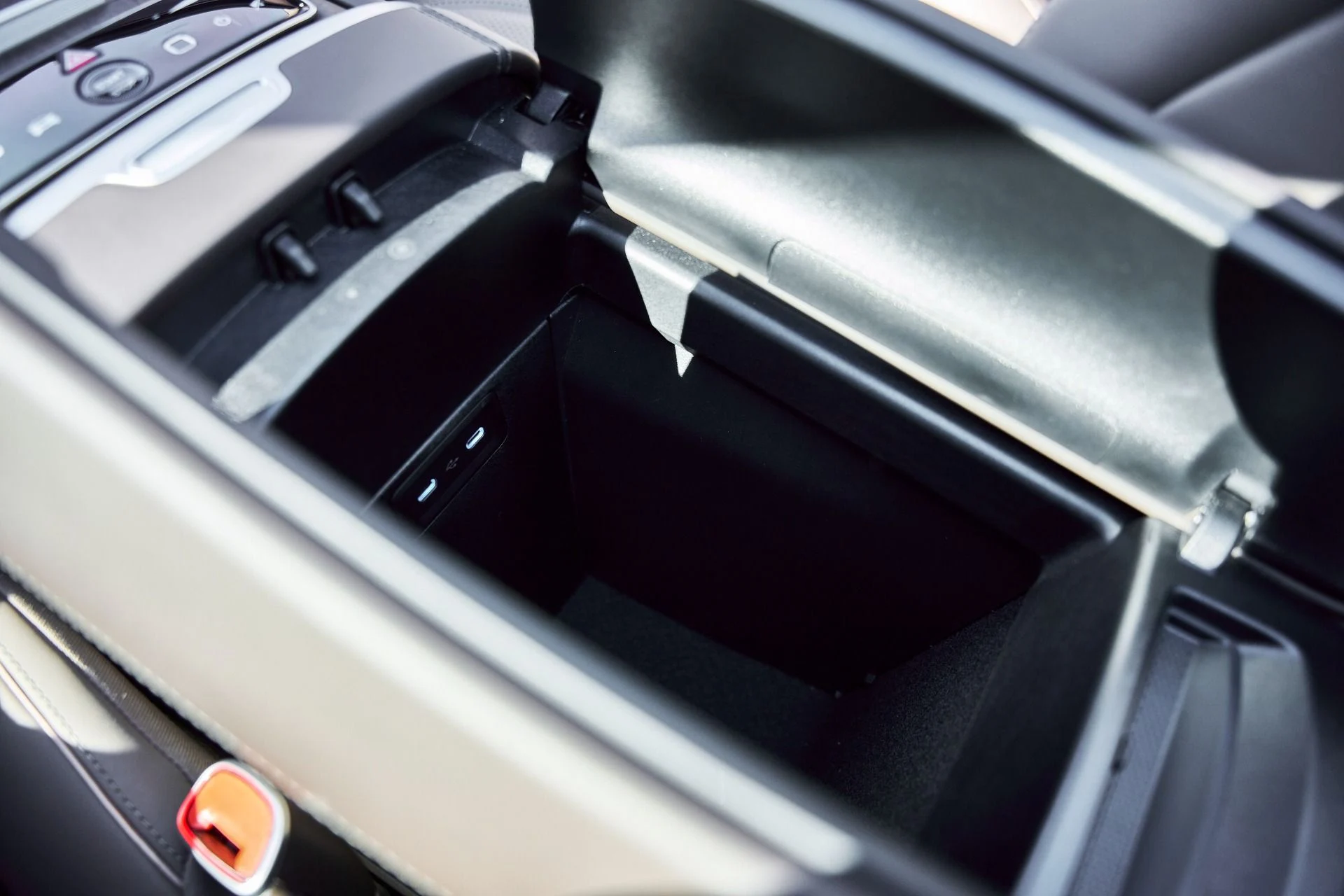 mph077_1939547082_Used_2025_Mercedes_Benz_EQS_Maybach_EQS_680_1770508846_84bb762f79