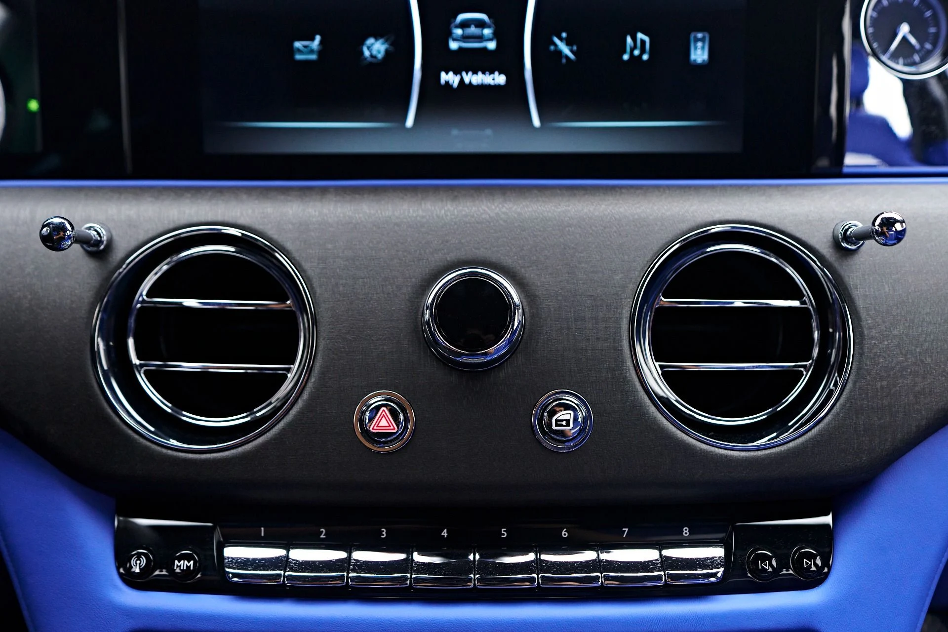 mph077_1956060378_Used_2024_Rolls_Royce_Ghost_Base_1757190870_86da9322c0