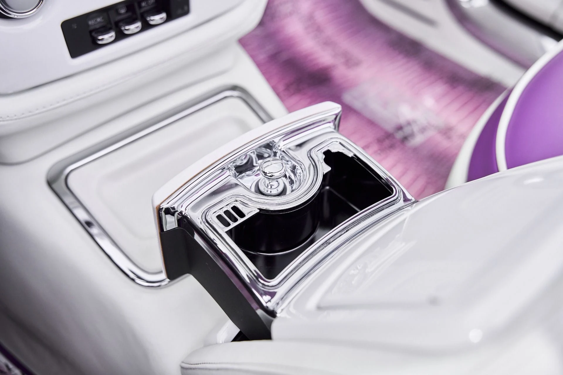 mph077_1976900208_Used_2008_Rolls_Royce_Phantom_Drophead_Coupe_Base_1769136118_321e4e3407