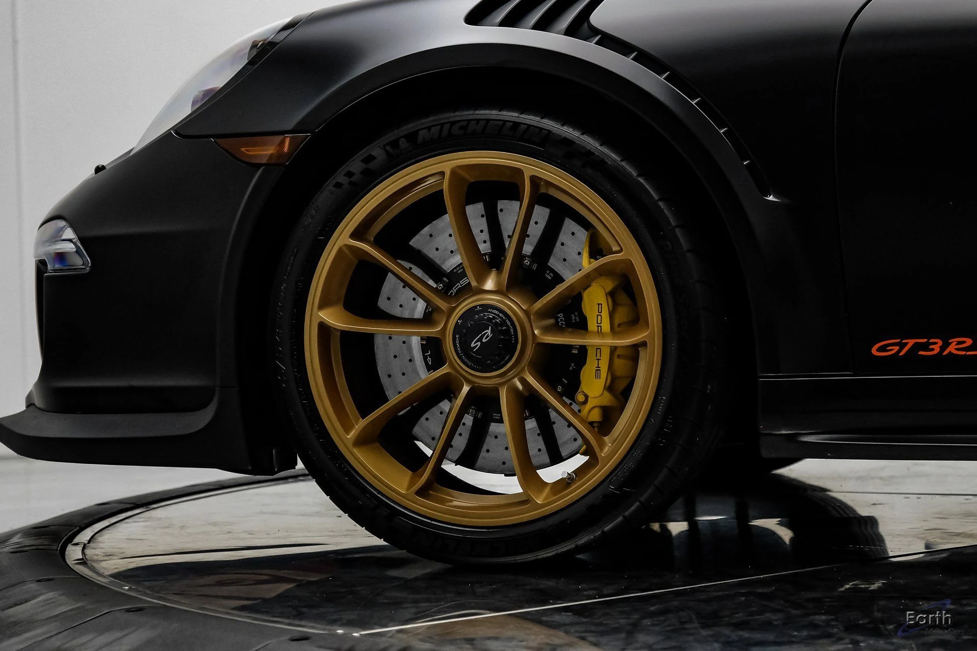 mph077_2053690888_a4bb8762a616a7c48085266aeaa8f00fx_a45f7d1a57