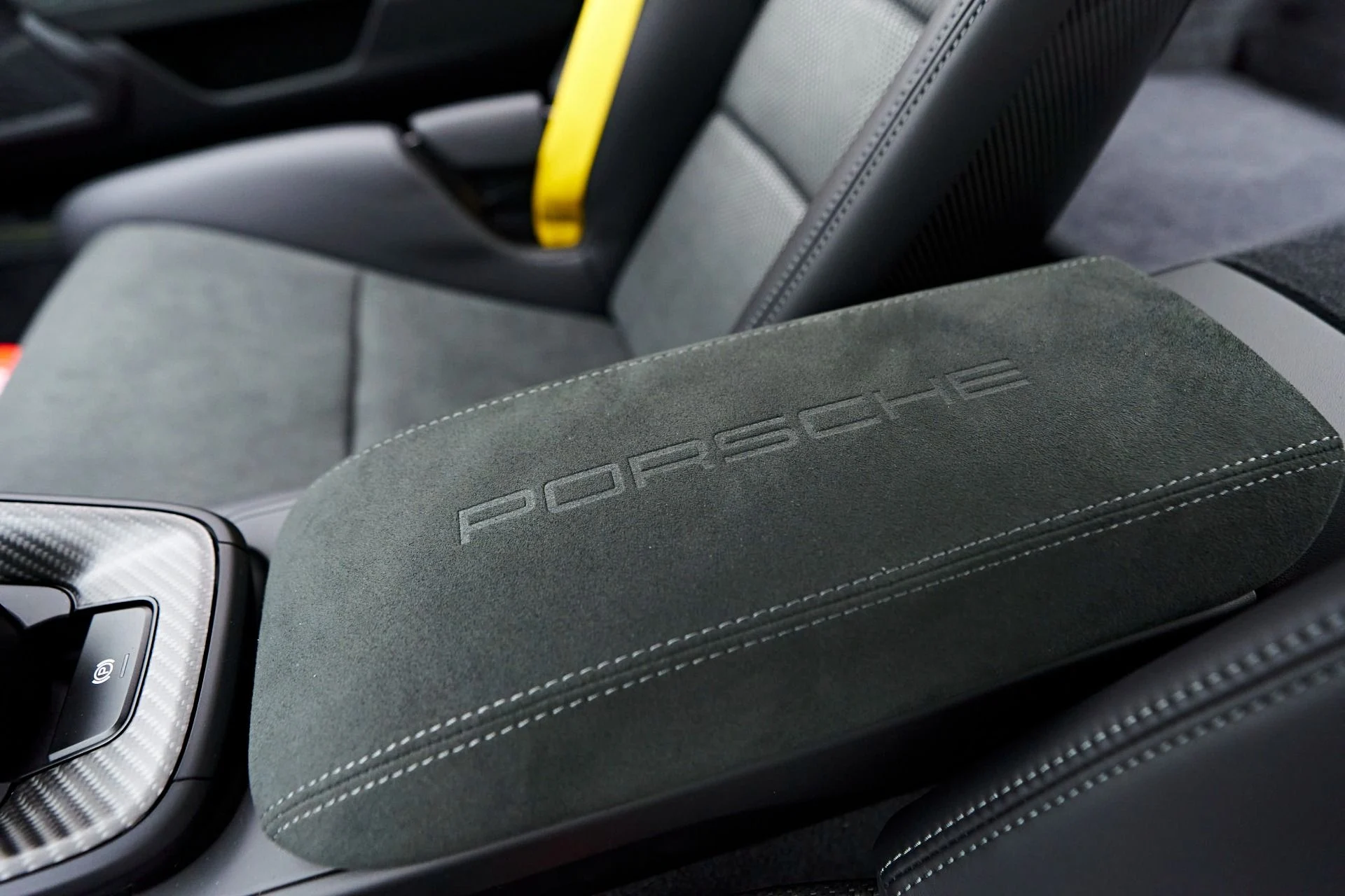 mph077_2145918733_Used_2024_Porsche_911_GT_3_RS_1717031598_5147a65912