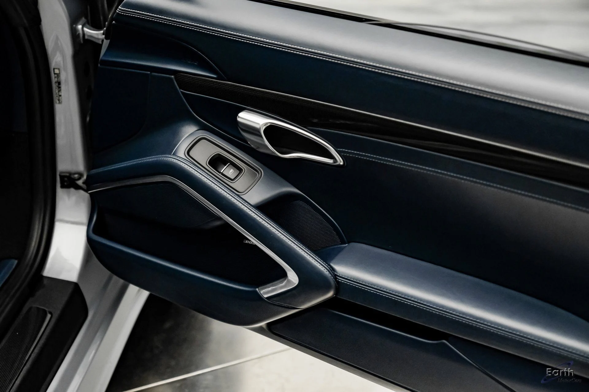 mph077_215548098_a0bd1afde89ff7e7f1b85bacf851227bx_3328dfd001