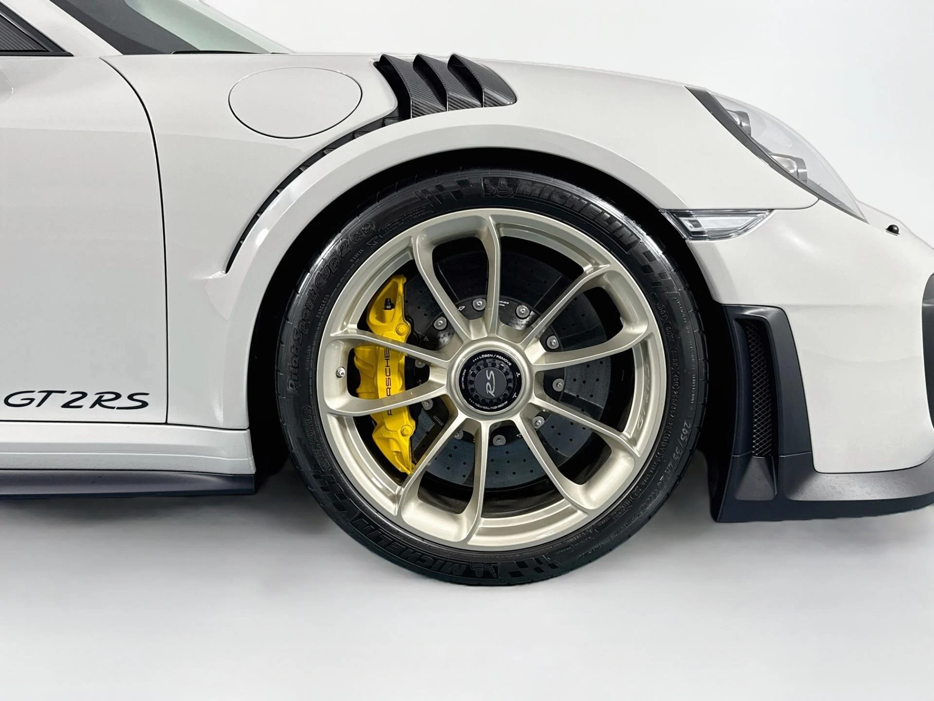 mph077_2203592023_Used_2018_Porsche_911_GT_2_RS_1790873205_7d7af1b9a7