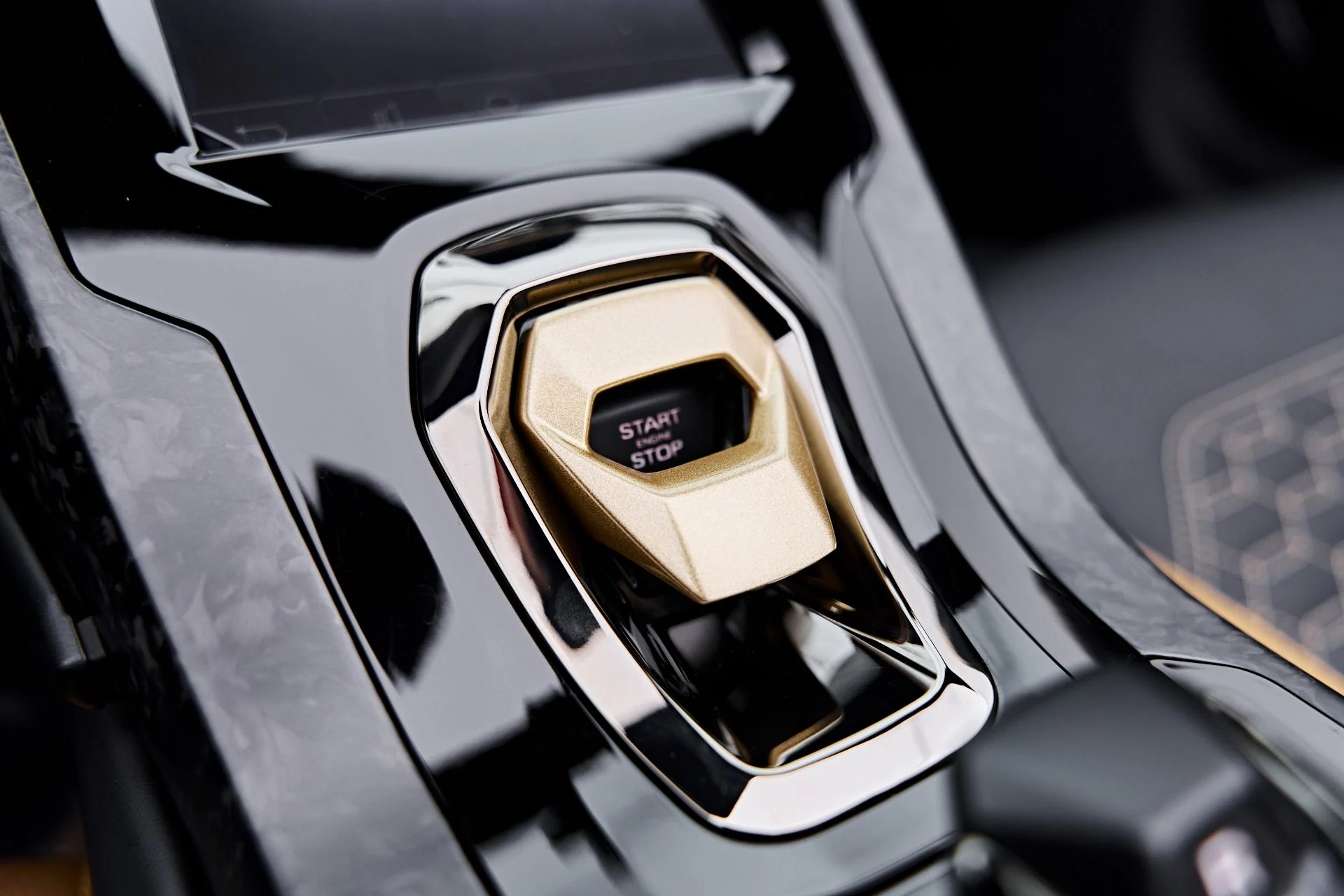 mph077_2258532777_Used_2022_Lamborghini_Huracan_EVO_Base_1791315994_38590f21fa