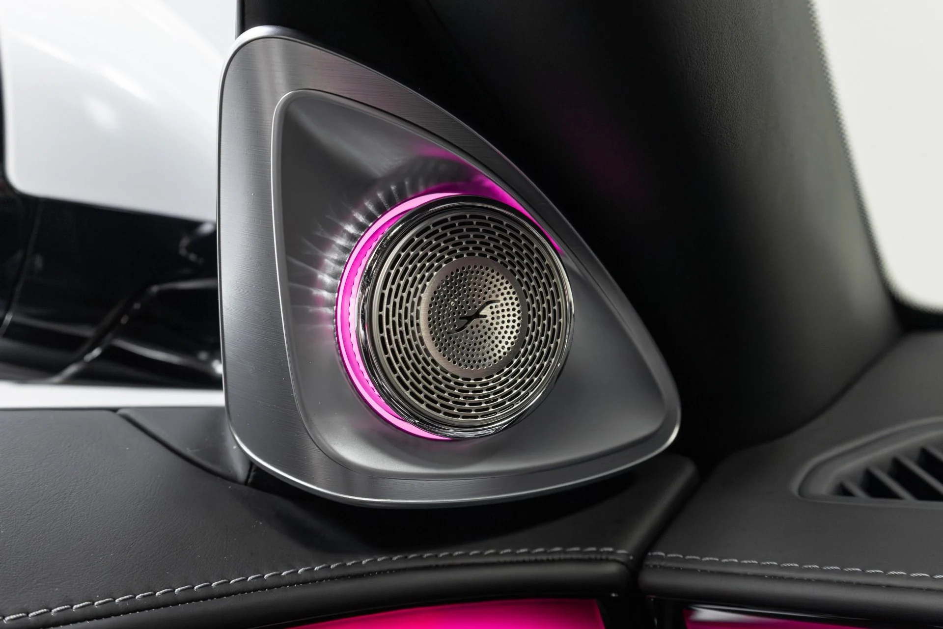 mph077_2264099042_Used_2024_Mercedes_Benz_S_Class_Maybach_S_680_4_MATIC_1766187081_6b75b18ba5