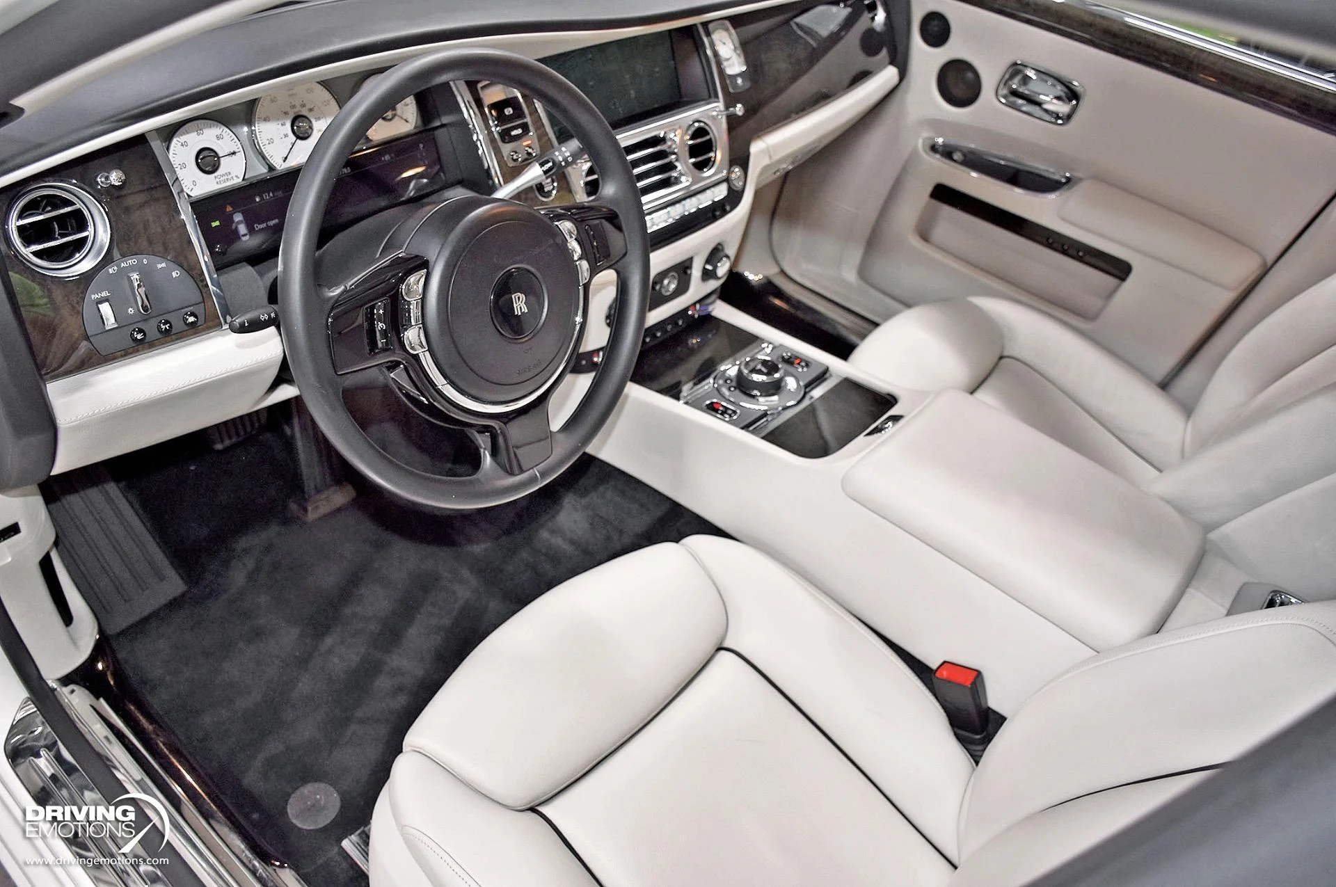 mph077_2285380445_872_p78_l_370995eb2e