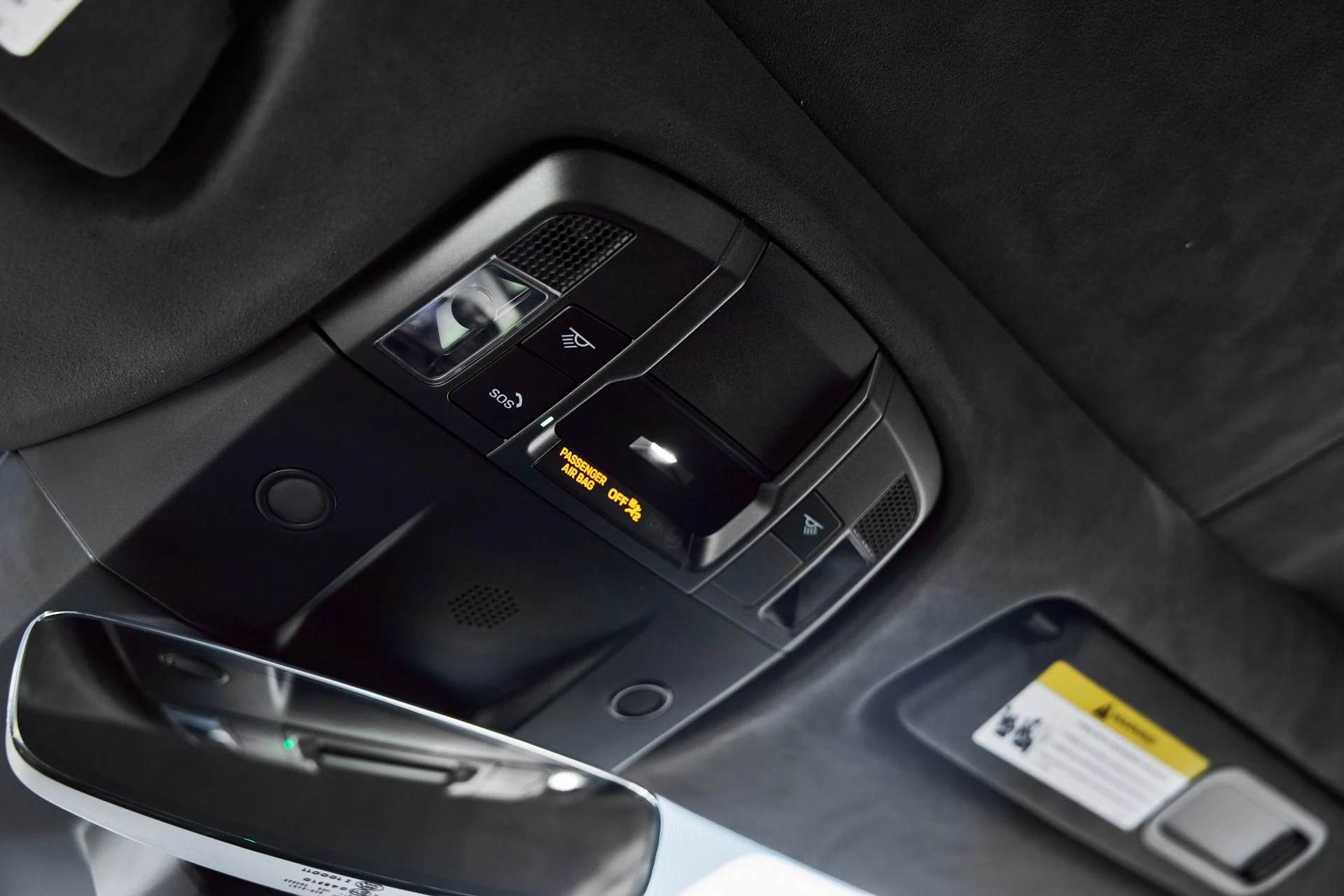 mph077_25114521_Used_2025_Lamborghini_Revuelto_Base_1769824562_a104357328