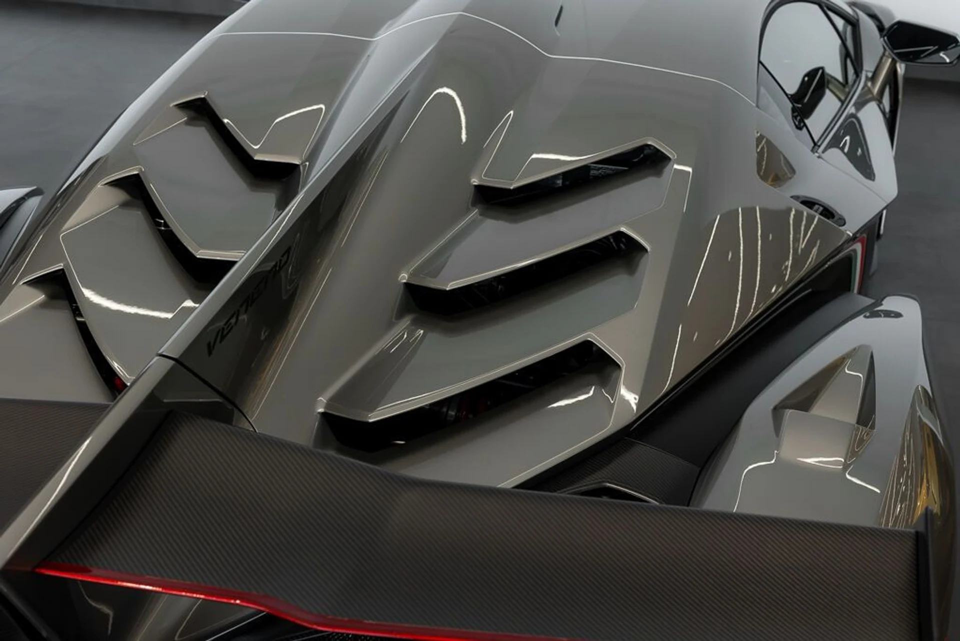 mph077_2658978983_lamborghini_veneno_2014_jpg_v_1779988126_afa199bc22