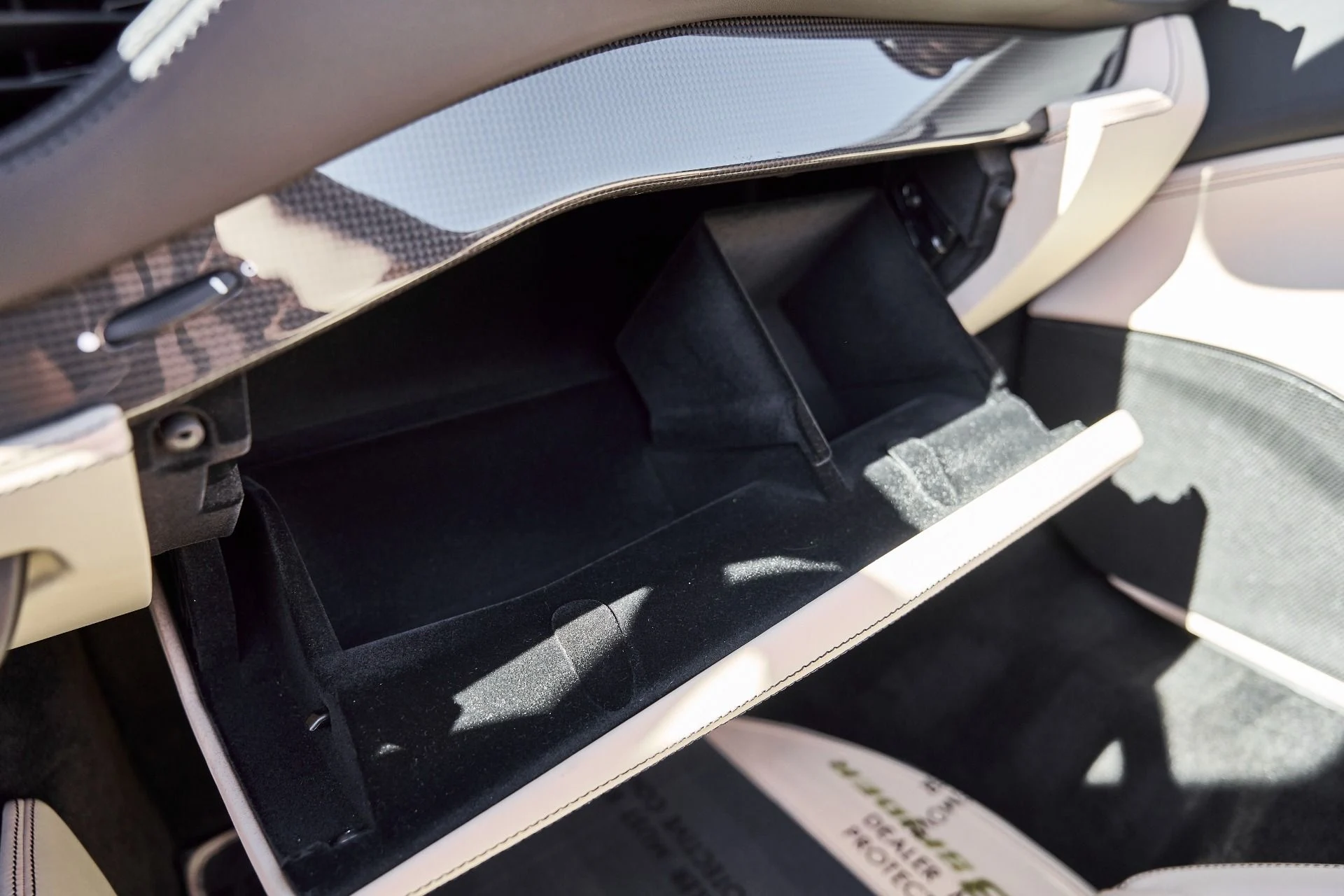 mph077_2662001534_Used_2022_Ferrari_F8_Spider_Base_1768868512_453405a4dc