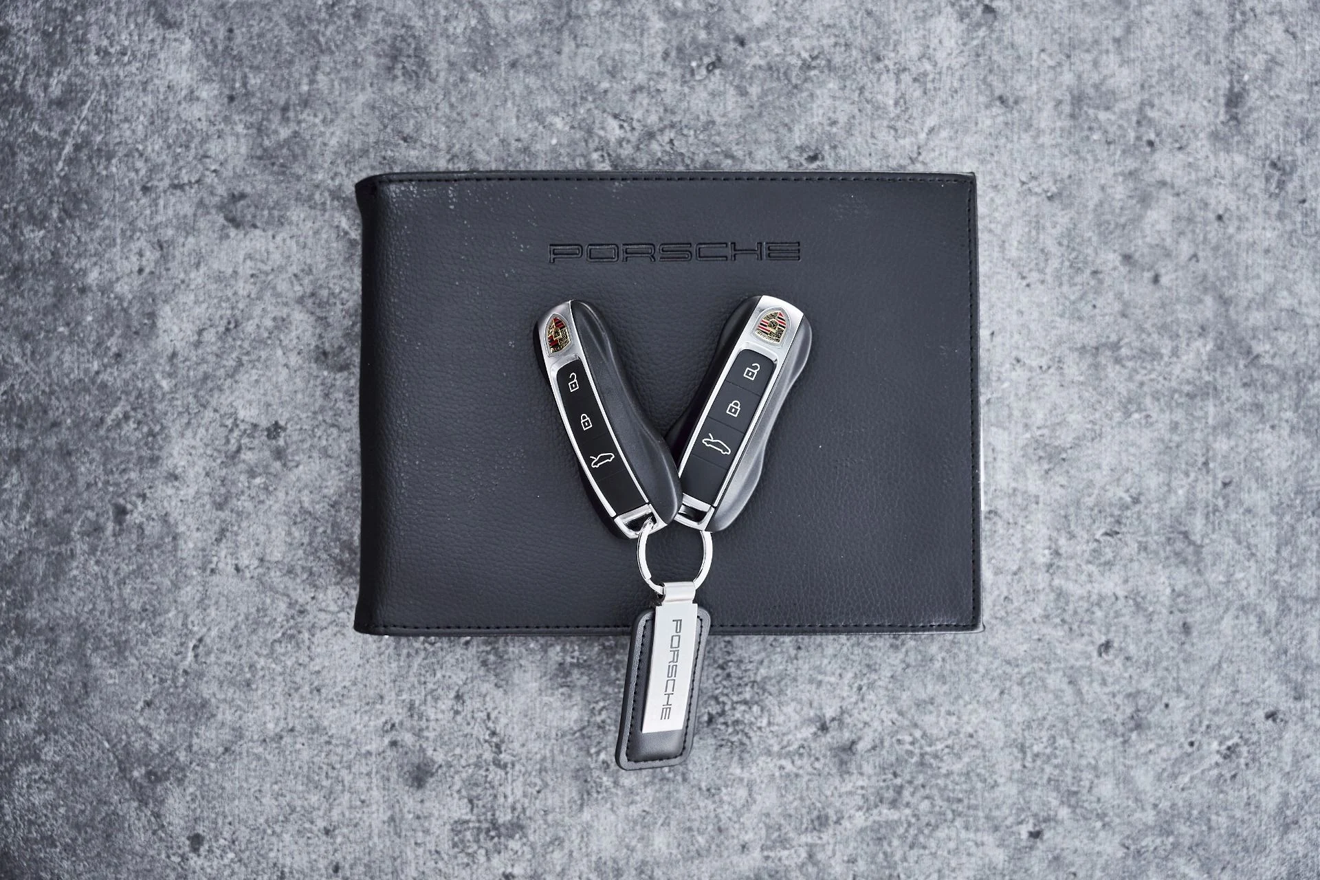 mph077_2666669208_Used_2023_Porsche_911_GT_3_1776823258_6916e67521