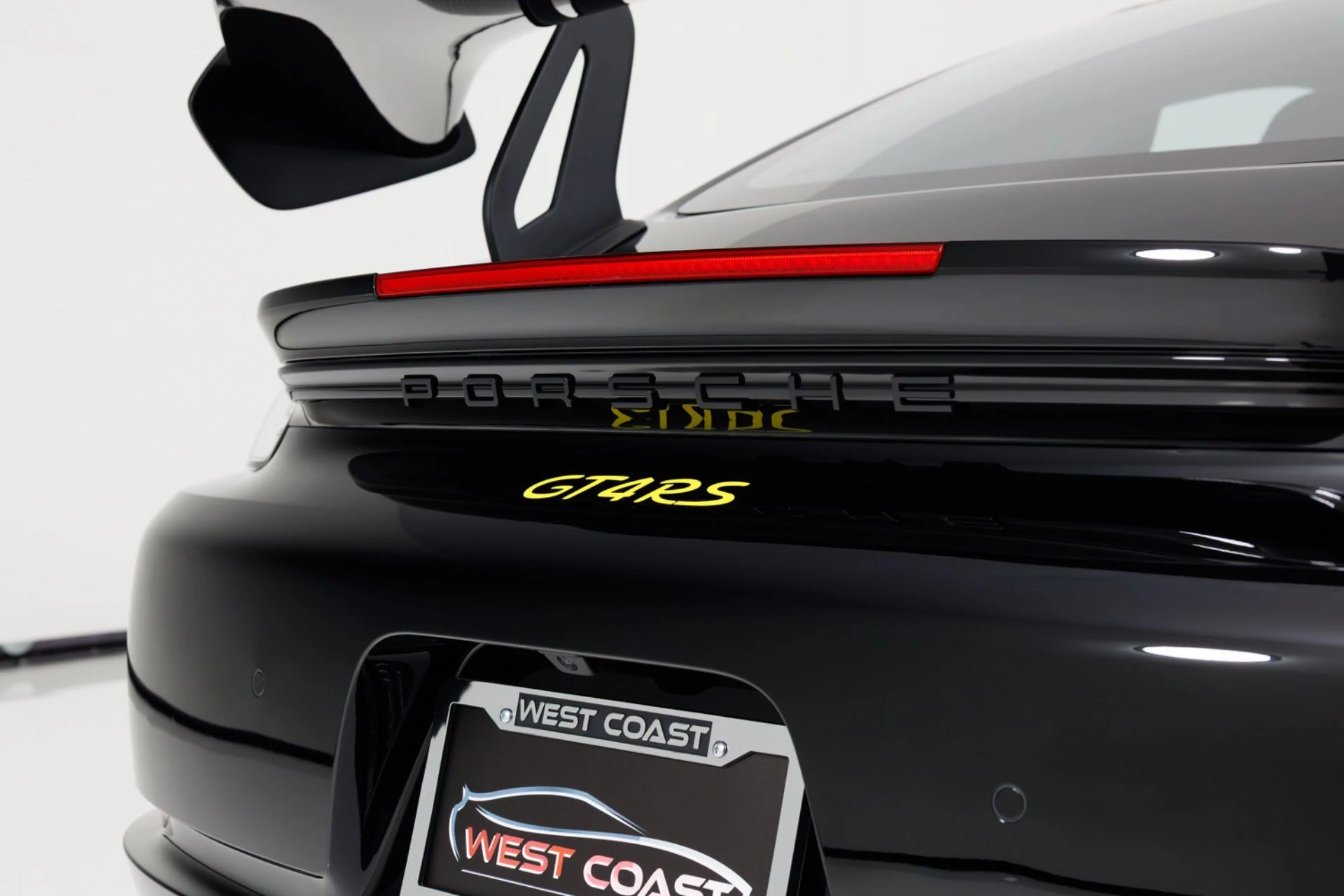 mph077_2743892266_Used_2025_Porsche_718_Cayman_GT_4_RS_1774365237_d99f71ce48