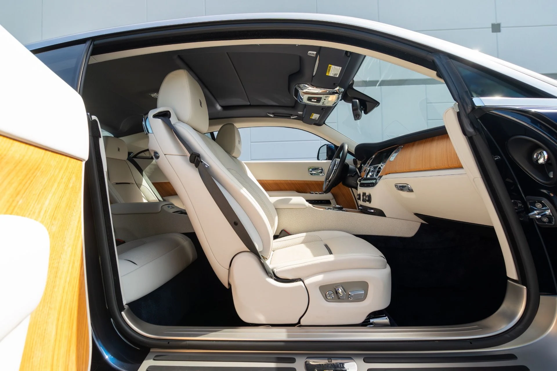 mph077_2945132999_Used_2016_Rolls_Royce_Wraith_1762887509_ca116ad652