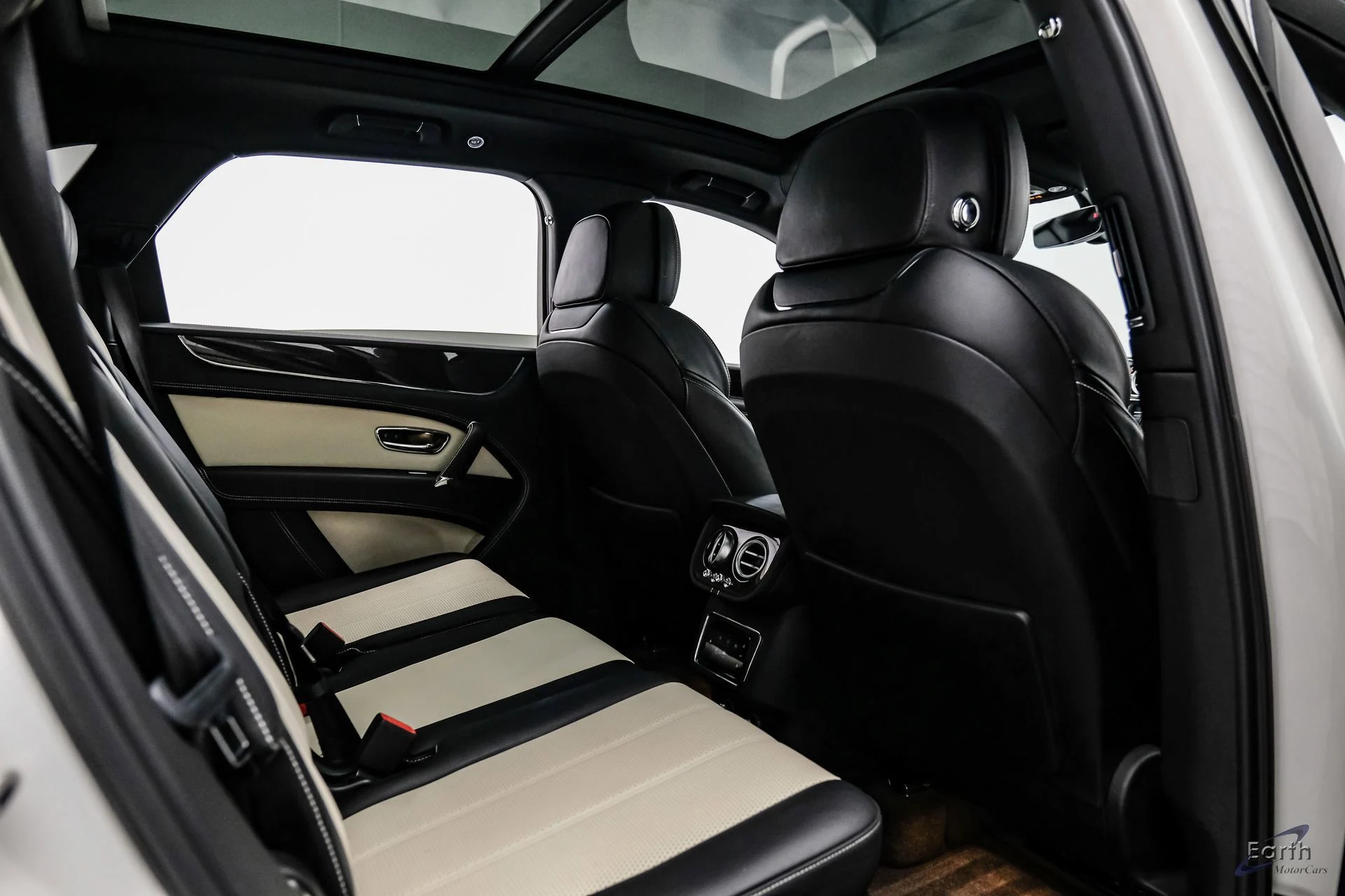 mph077_2967736423_9900208a3560e75a29934d9ea2997415x_470d4a2b16