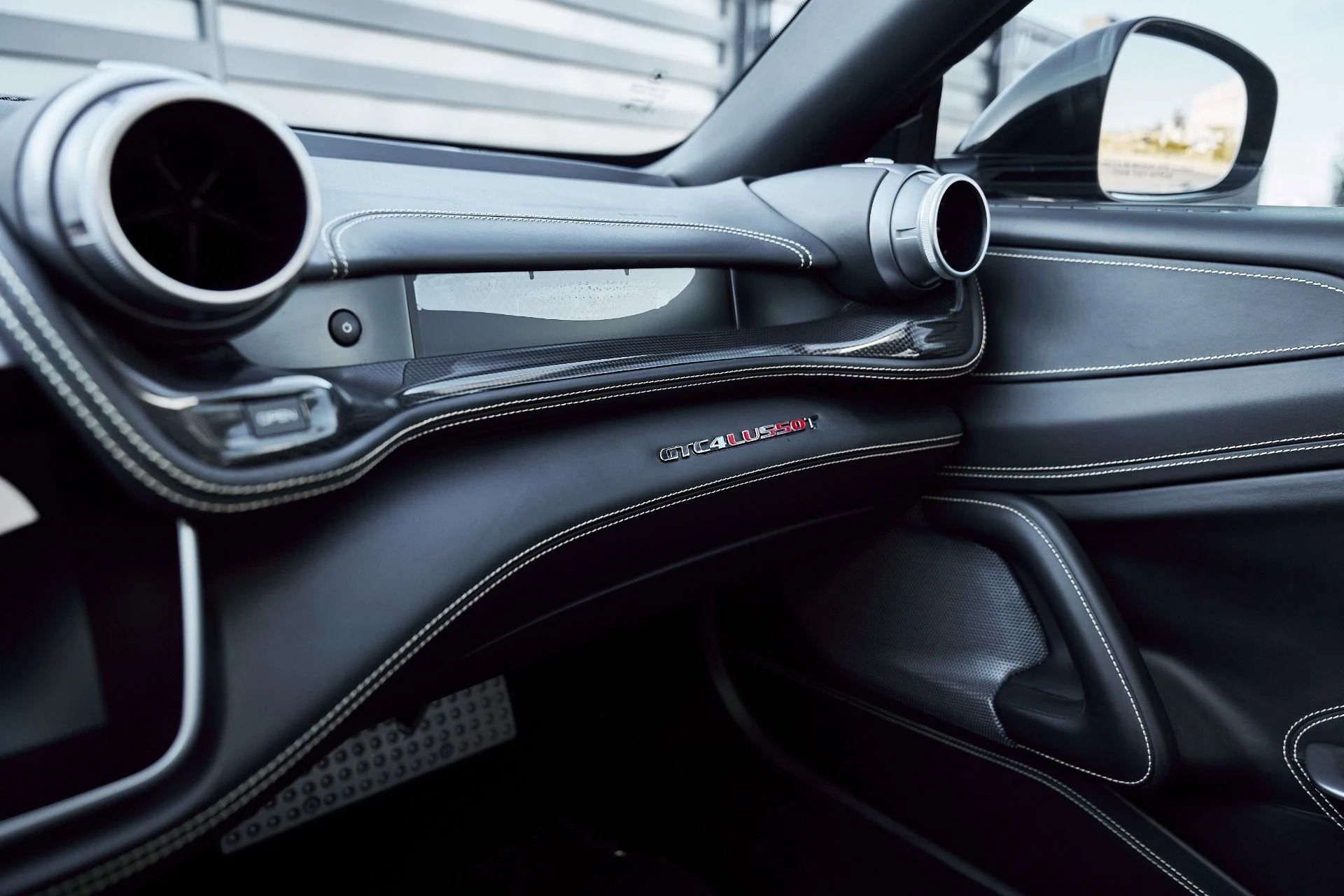 mph077_3011115888_Used_2018_Ferrari_GTC_4_Lusso_T_1770509626_e2f16932df