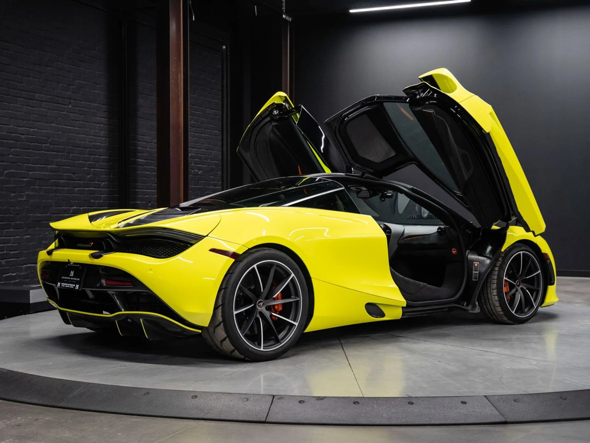 mph077_3043204663_mclaren_720s_2018_d3c4b91c69