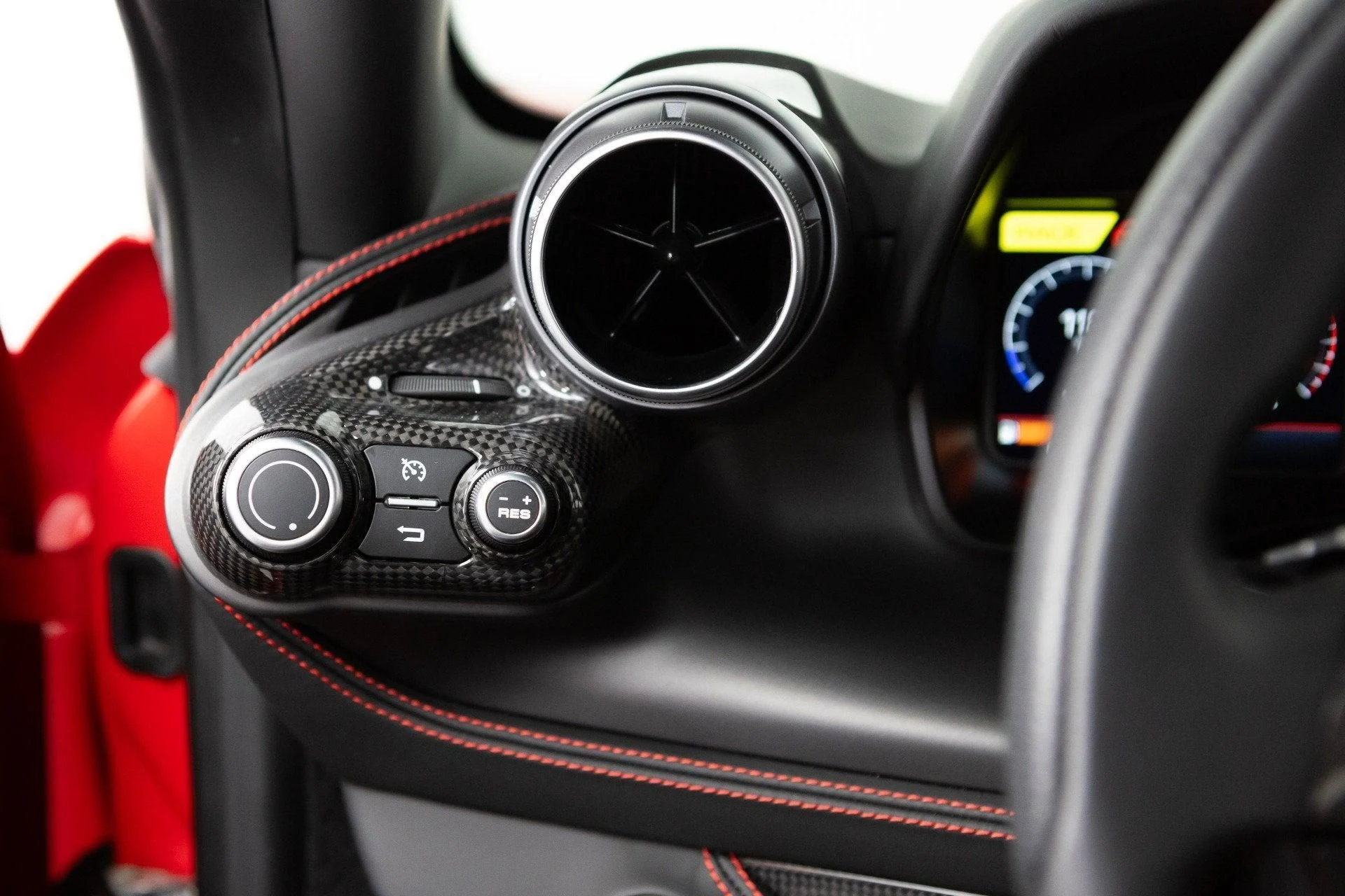 mph077_3053178881_Used_2020_Ferrari_F8_Tributo_1777367331_6ceb0b4ddf