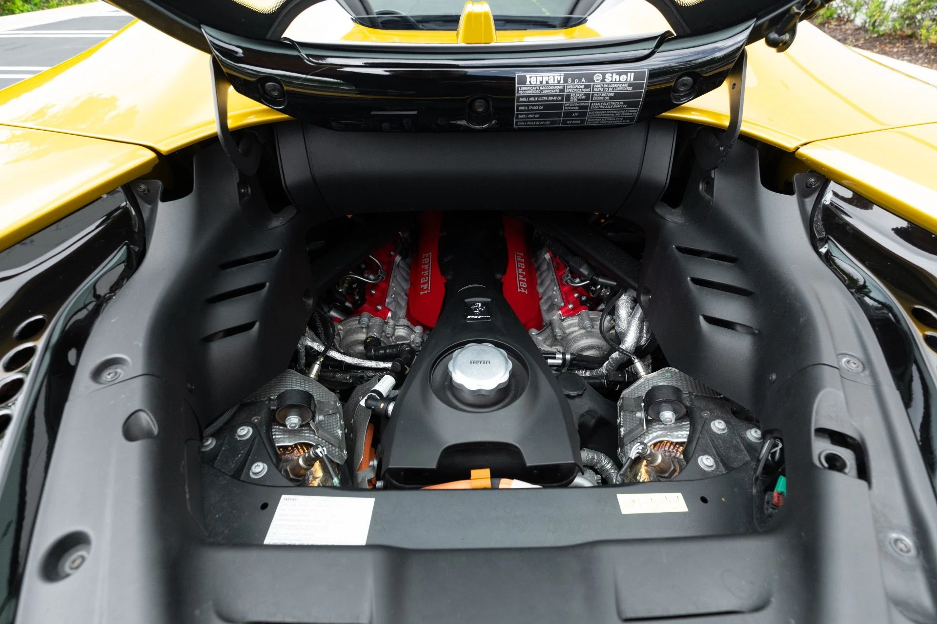 mph077_3243655355_Used_2022_Ferrari_SF_90_Spider_1775626389_af744fa7f0