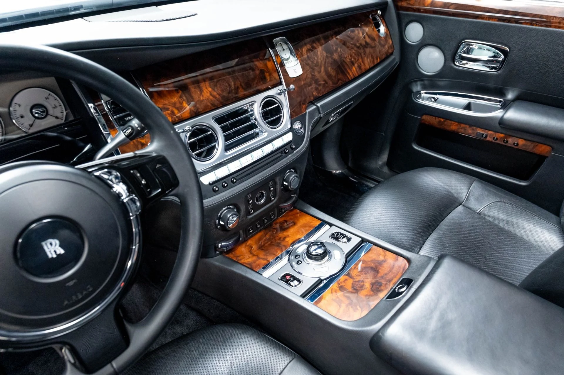 mph077_3291540623_Used_2012_Rolls_Royce_Ghost_1778014944_c8f9faa446