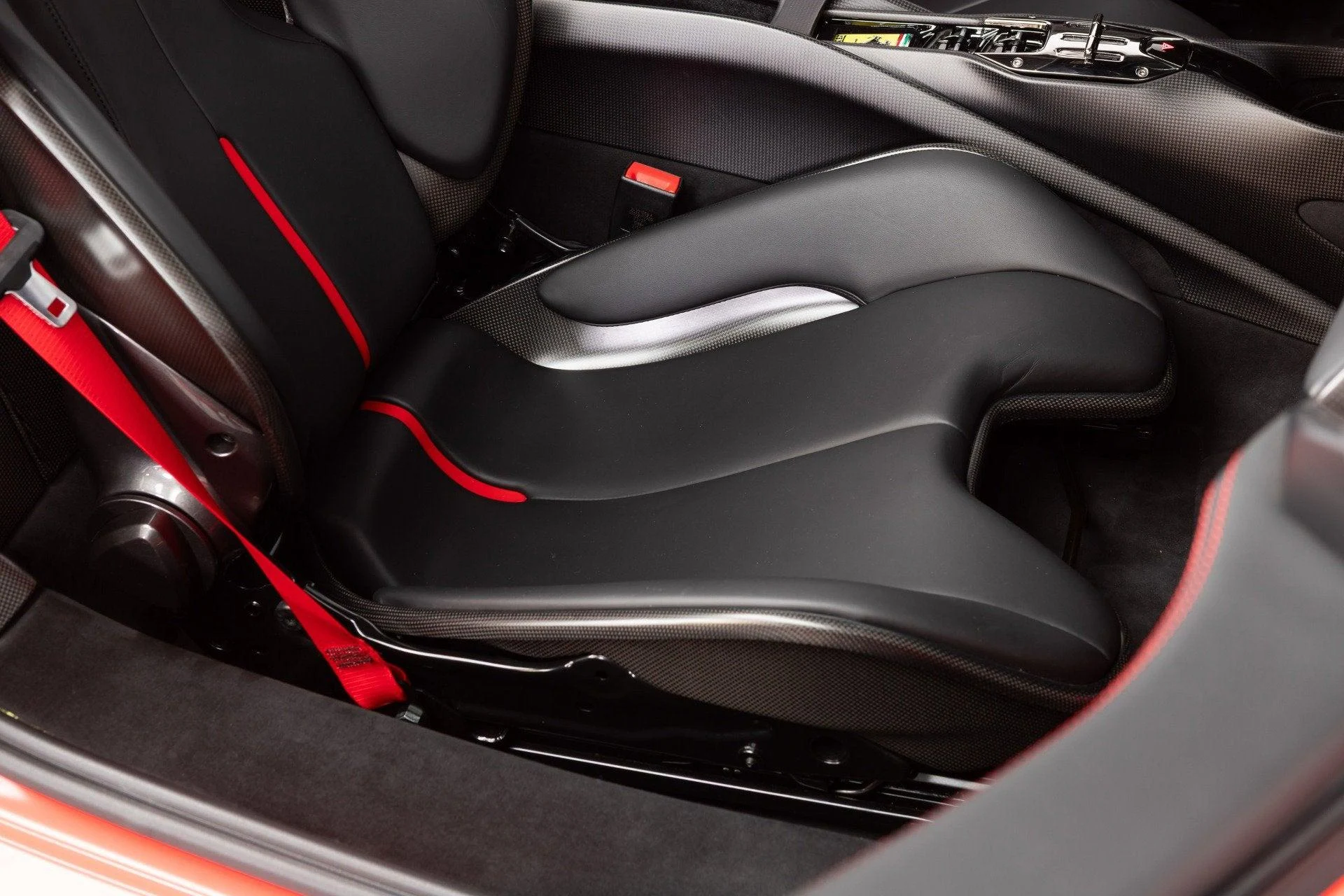 mph077_3459763220_Used_2022_Ferrari_SF_90_Spider_1777367647_48642c25eb