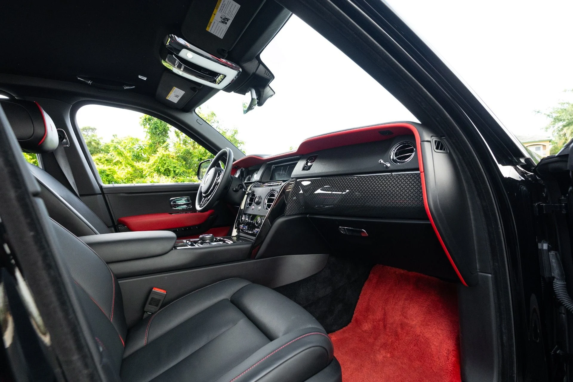 mph077_3486567595_Used_2022_Rolls_Royce_Black_Badge_Cullinan_1776130889_fc544baae2