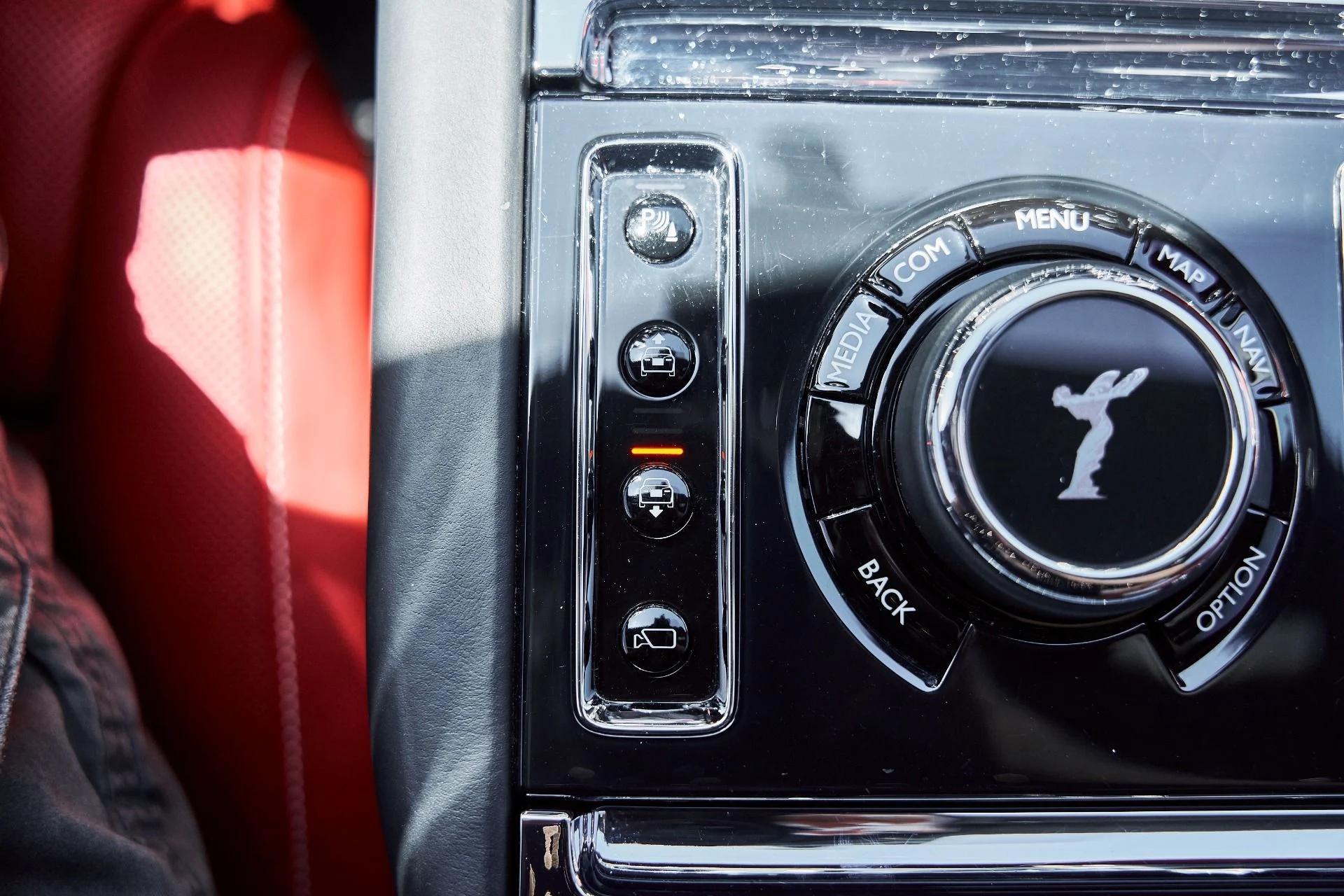 mph077_357038012_Used_2024_Rolls_Royce_Cullinan_Black_Badge_1775871082_f10f0b2a1e