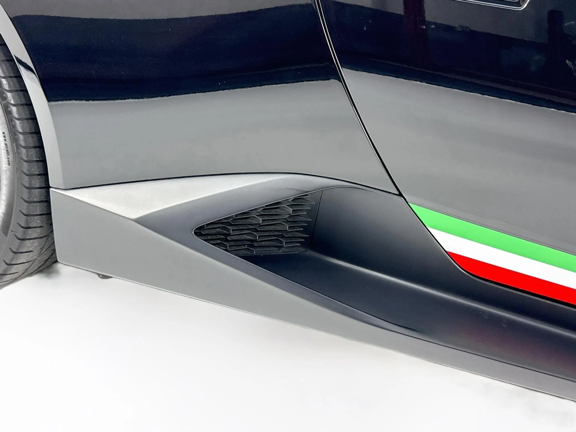 mph077_3582796349_Used_2019_Lamborghini_Huracan_Performante_Spyder_1793134392_f36781a1fd