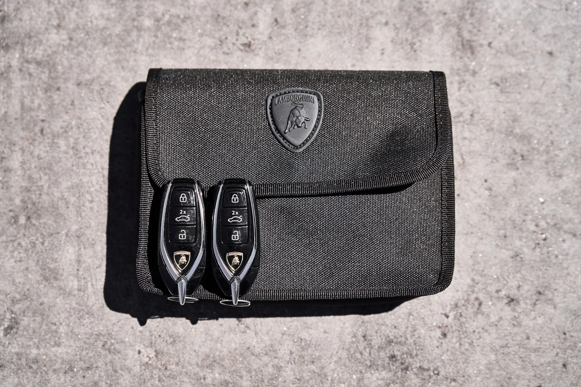 mph077_363721168_Used_2025_Lamborghini_Urus_SE_1779992098_91828a77e8